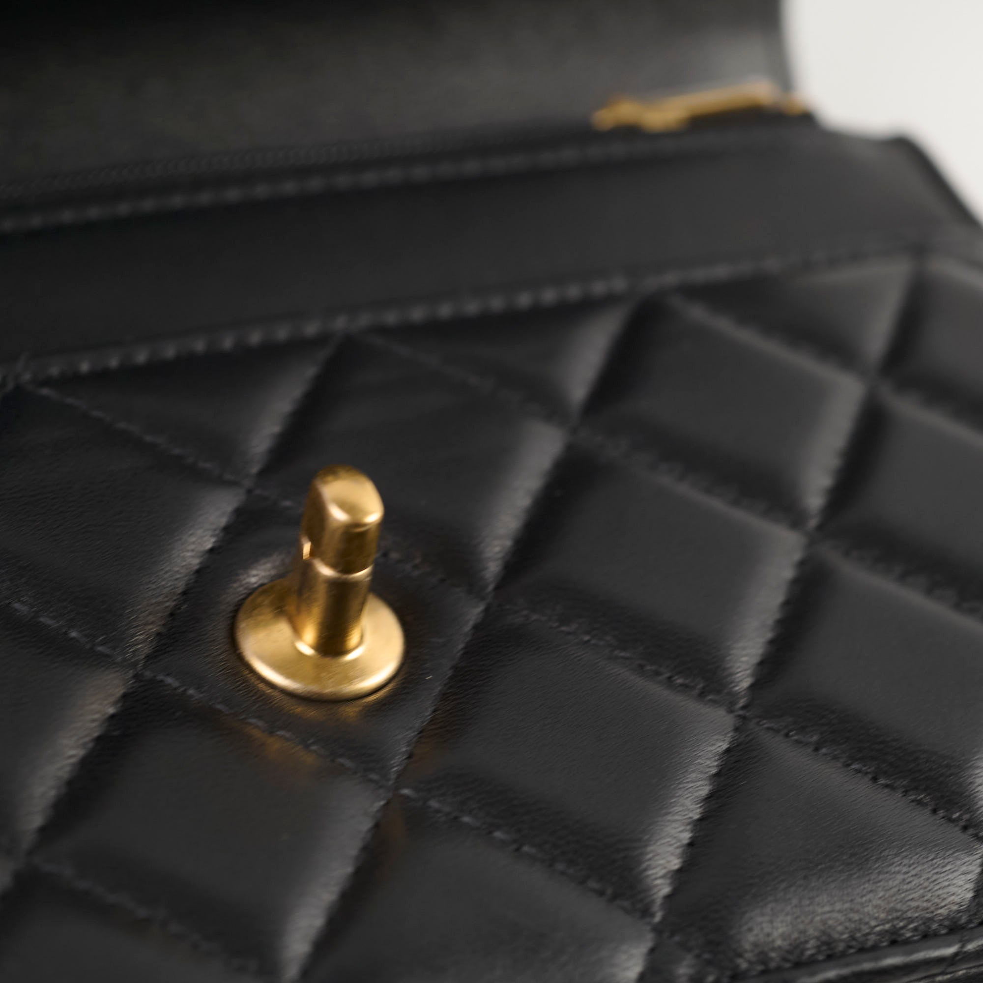 Chanel Camellia Adjustable Buckle Gold CC Logo Wallet on Chain WOC - Perfect for Evening Events & Luxury Fashion Accessories