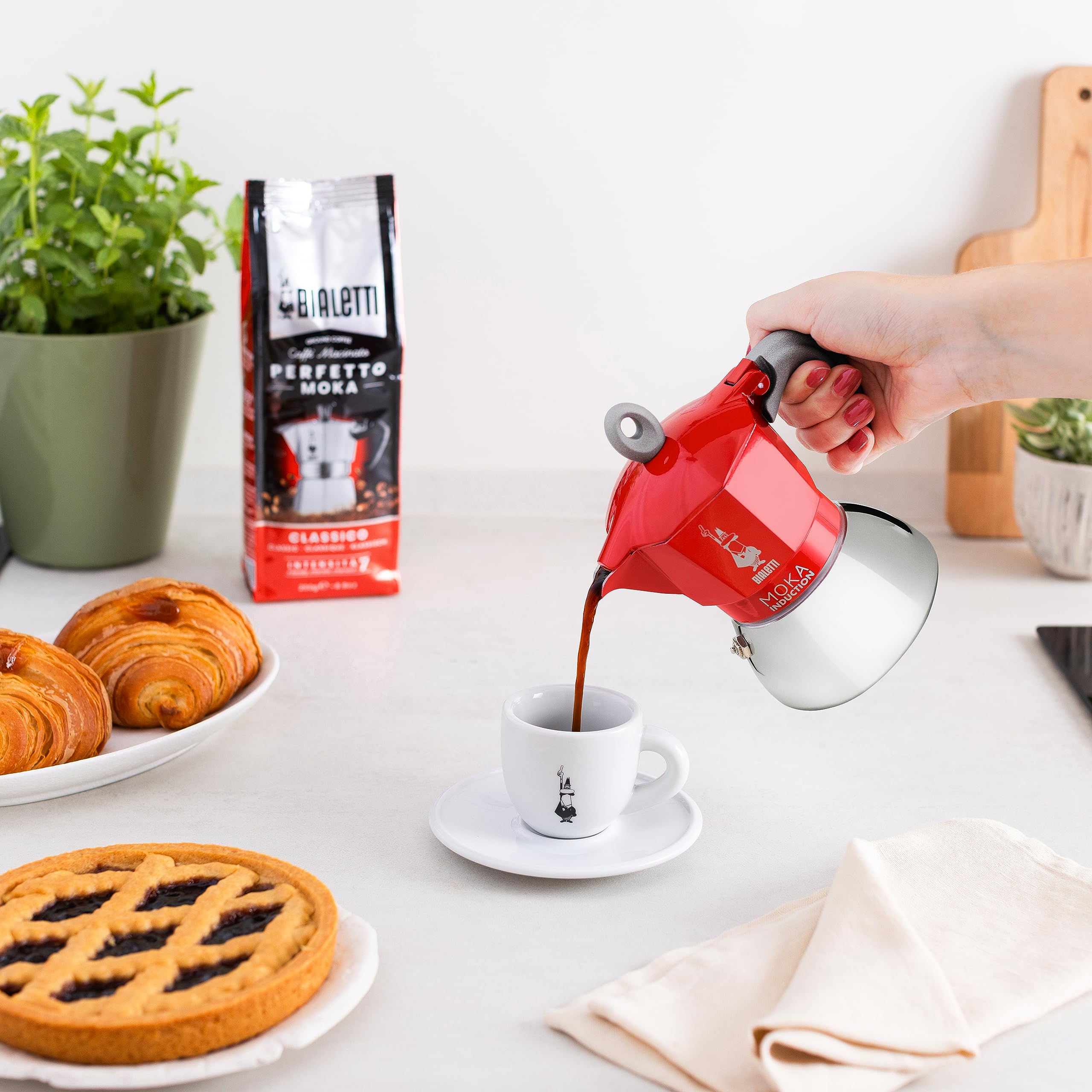 Bialetti Moka Induction Stovetop Espresso Maker - 4 Cup (5.7 Oz) Moka Pot for Gas, Electric & Induction Hobs - Classic Italian Coffee Maker for Home & Office Use - Perfect for Espresso, Latte & Cappuccino - Vibrant Red