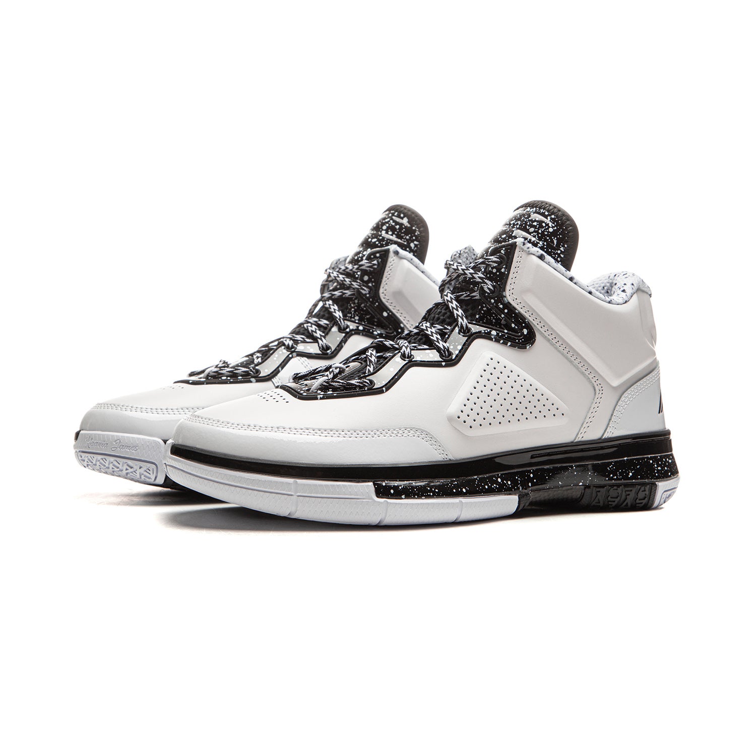 Way of Wade 1 Splash Basketball Shoes - High-Performance Men's Sneakers for Court Play & Streetwear Fashion | Perfect for NBA Fans & Basketball Enthusiasts