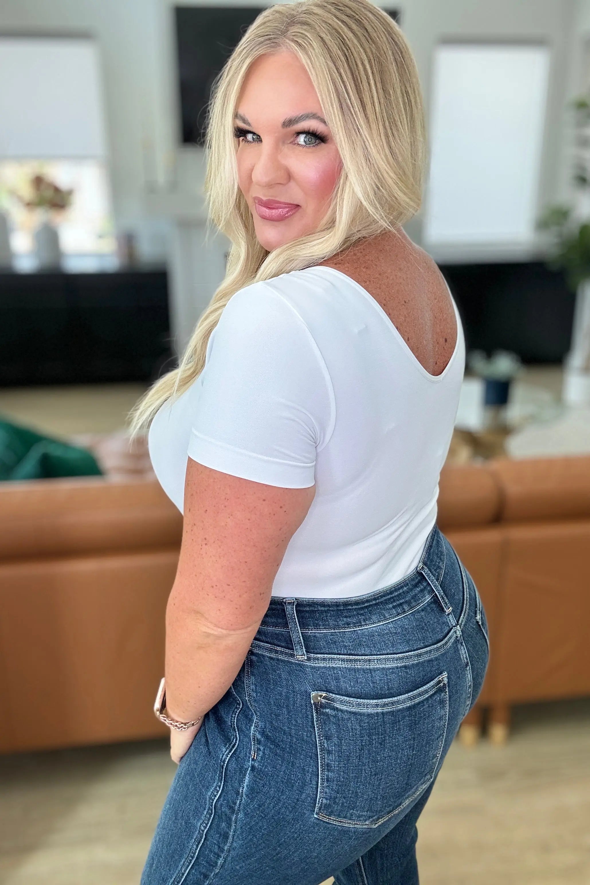 Women's White Scoop Neck Short Sleeve Bodysuit - Soft Stretchy Everyday Basic T-Shirt for Layering, Casual Wear & Workout Outfits