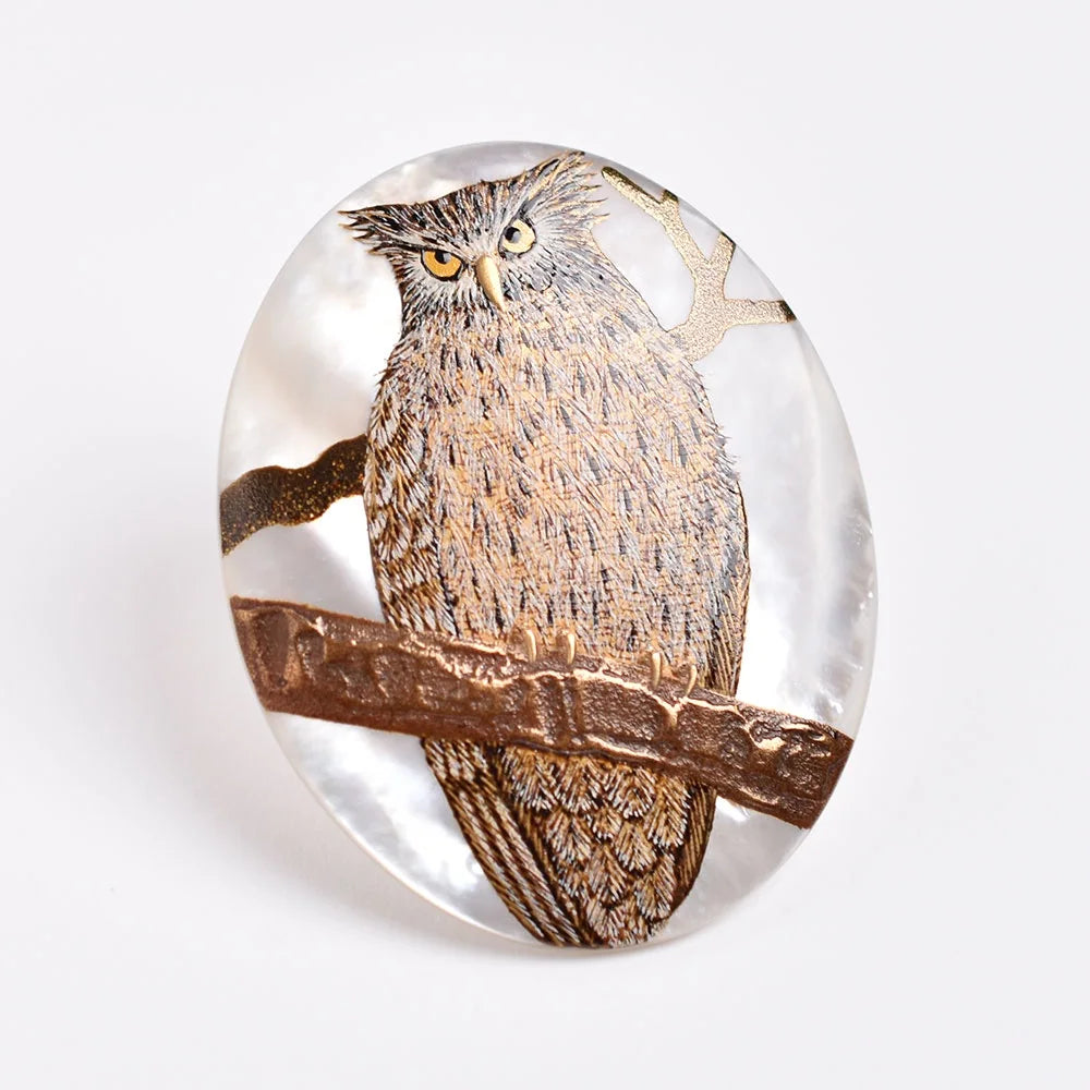 Exquisite Maki-e Urushi Lacquer Brooch with White South Sea Pearl Shell Owl - Traditional Japanese Lacquer Jewelry for Women, Elegant Gift for Special Occasions, Tea Ceremonies & Cultural Events