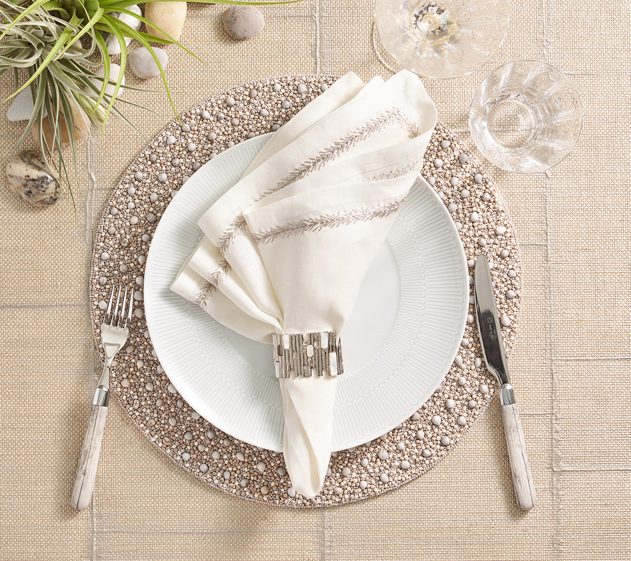 Elegant Matrix Napkin Rings Set of 4 - Stainless Steel Silverware Holders for Formal Dining, Holiday Table Decor, and Wedding Place Settings