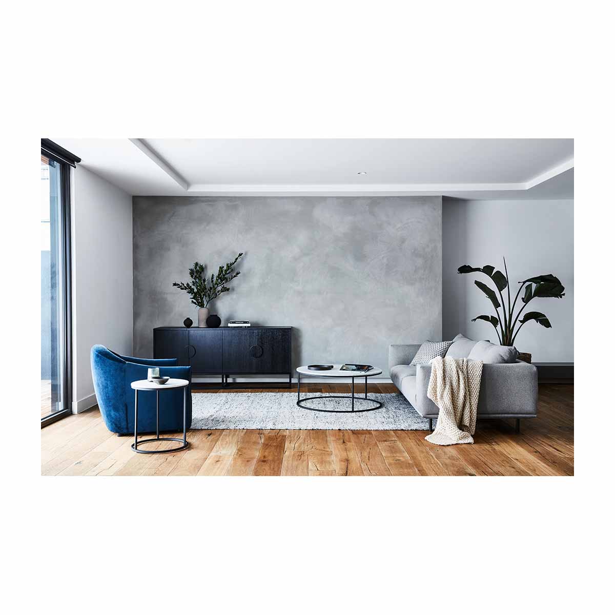 Elle Round Side Table - Modern Accent Table for Living Room, Bedroom & Office - Stylish End Table with Sturdy Metal Base - Perfect for Coffee, Books & Decor