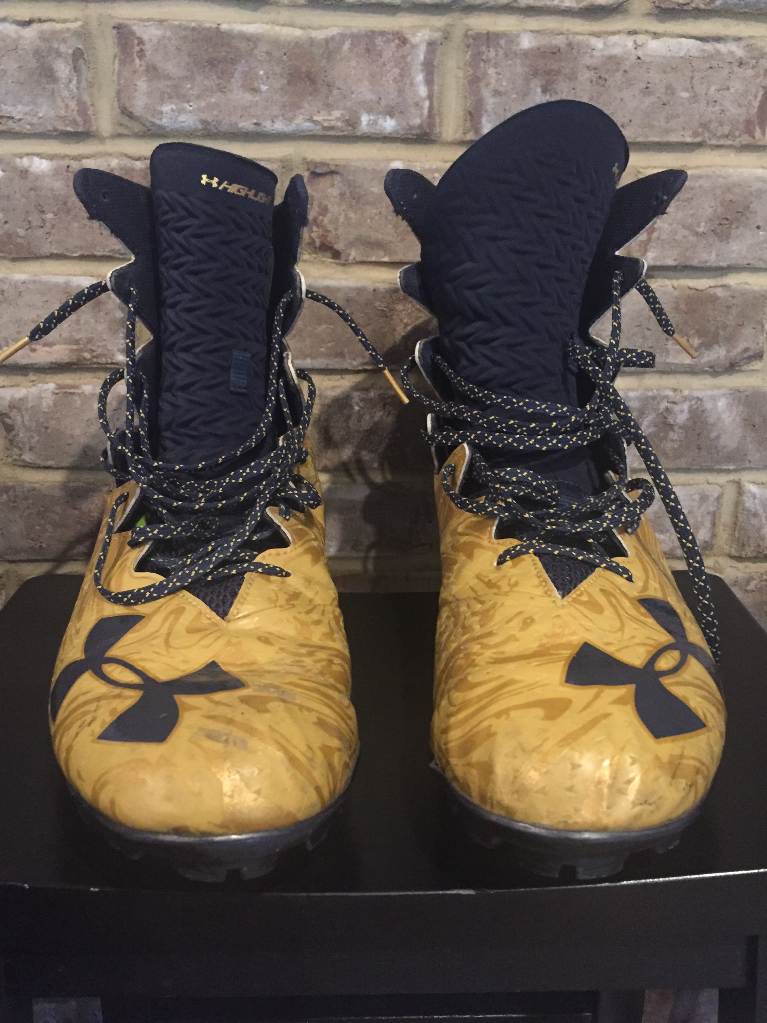 Authentic Jerry Tillery 2017 Notre Dame Game Used Under Armour Cleats #99 - Perfect for Football Collectors, Sports Memorabilia & Fan Display