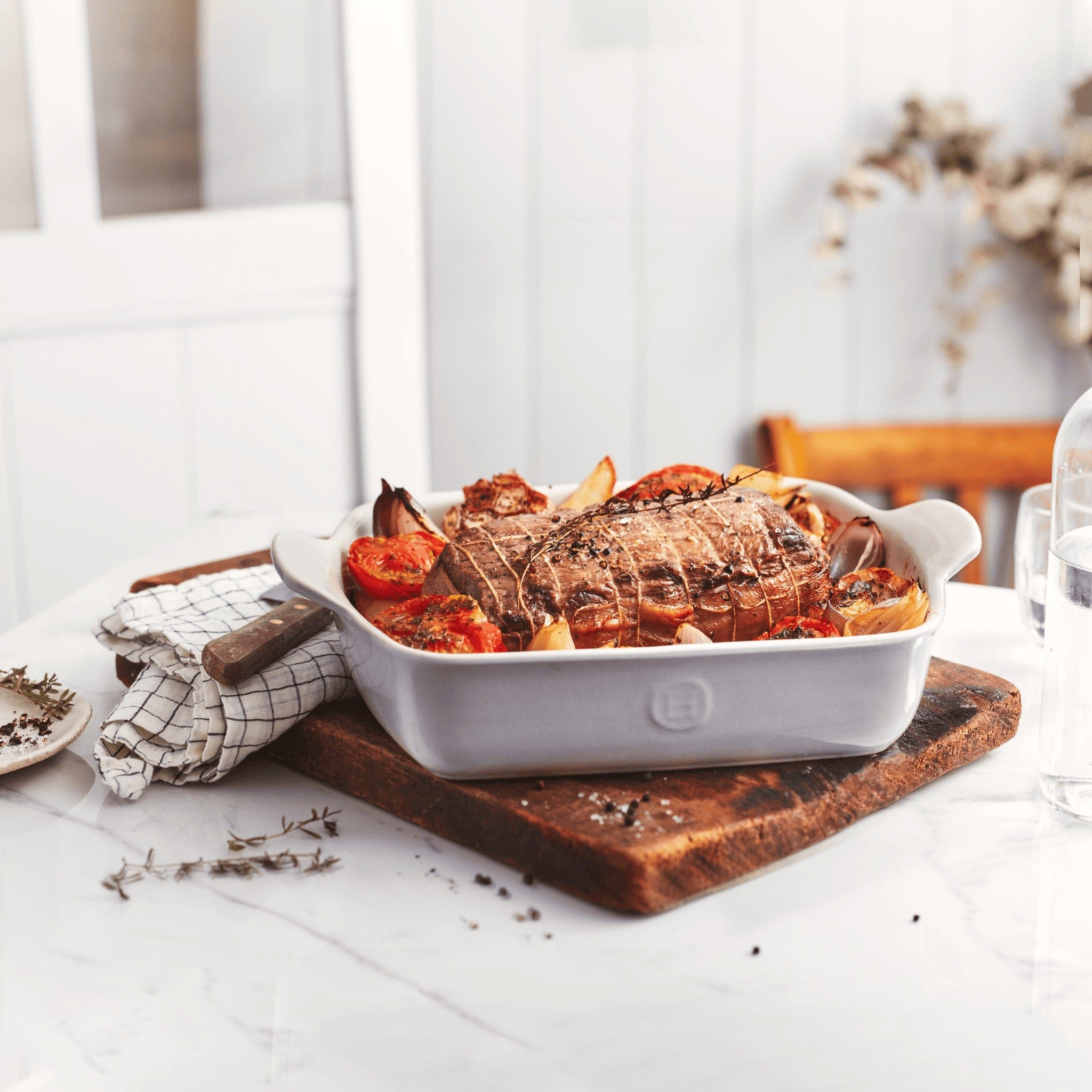 Emile Henry Square Baking Dish - Premium Ceramic Ovenware for Casseroles, Lasagna & Desserts | Perfect for Baking, Roasting & Serving | Durable & Stylish for Home & Restaurant Use