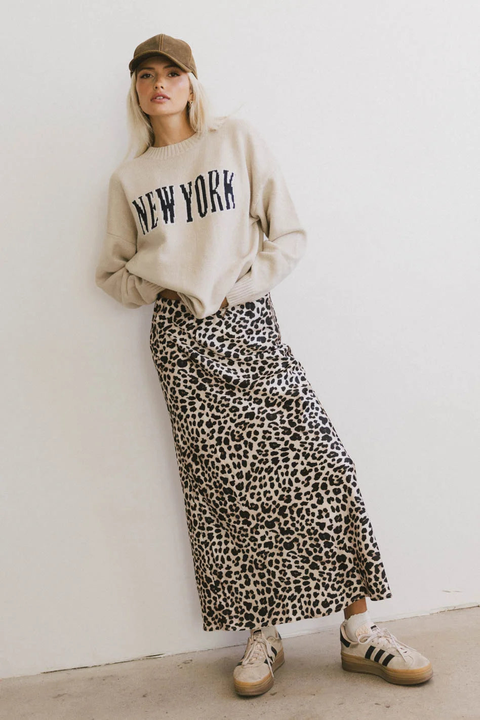 New York Crew Neck Sweater in Cream | Soft Cotton Knit Pullover | Casual Winter Wear for Men & Women | Perfect for Office, Travel & Holiday Outfits