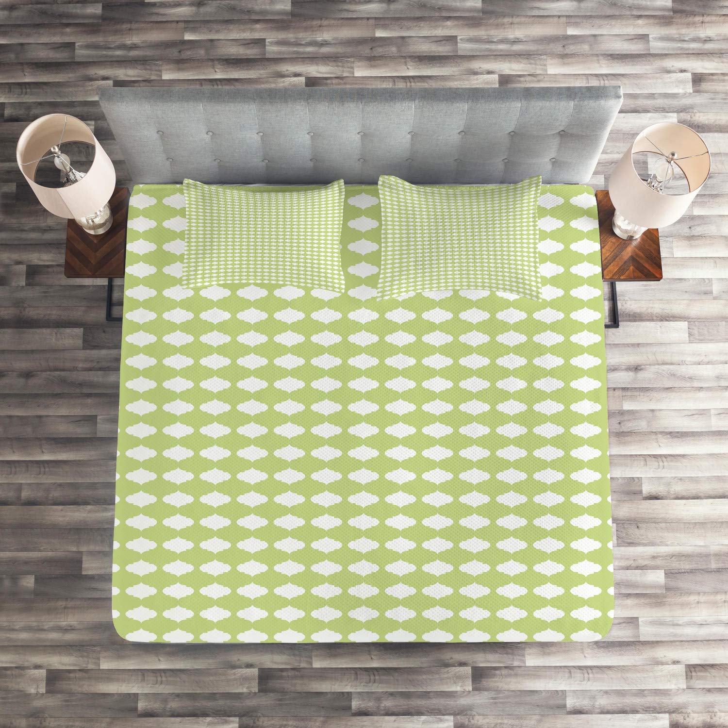 Ambesonne Oriental King Size Quilted Bedspread Set - 3 Piece Symmetric Eastern Pattern Bedding with 2 Pillow Shams in Pale Green & White | Luxury Bedroom Decor for Modern Homes