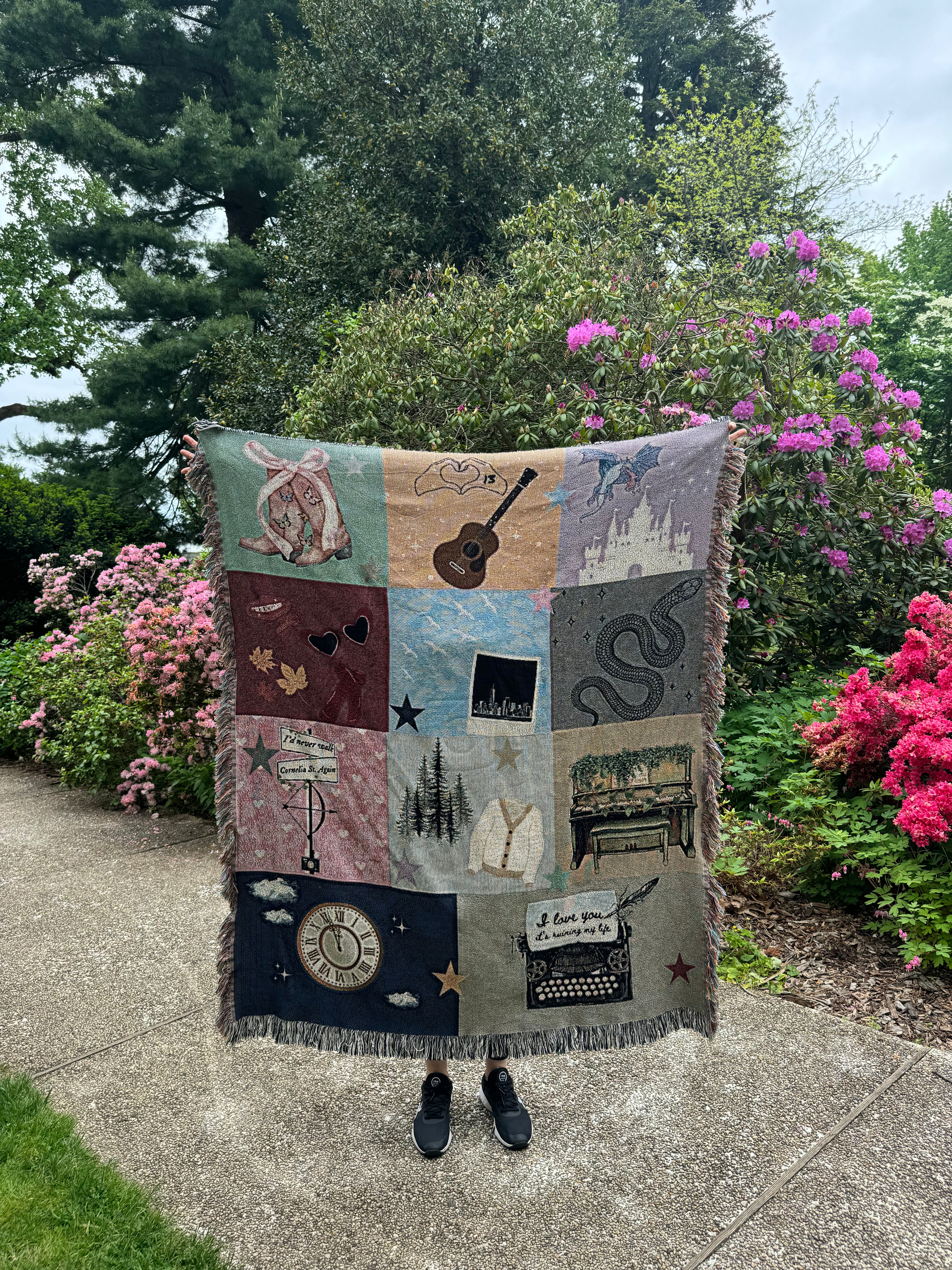 Cozy Eras Woven Blanket - Soft & Durable Throw for Couch, Bed, and Outdoor Use - Perfect for Home Decor, Camping, and Gifts