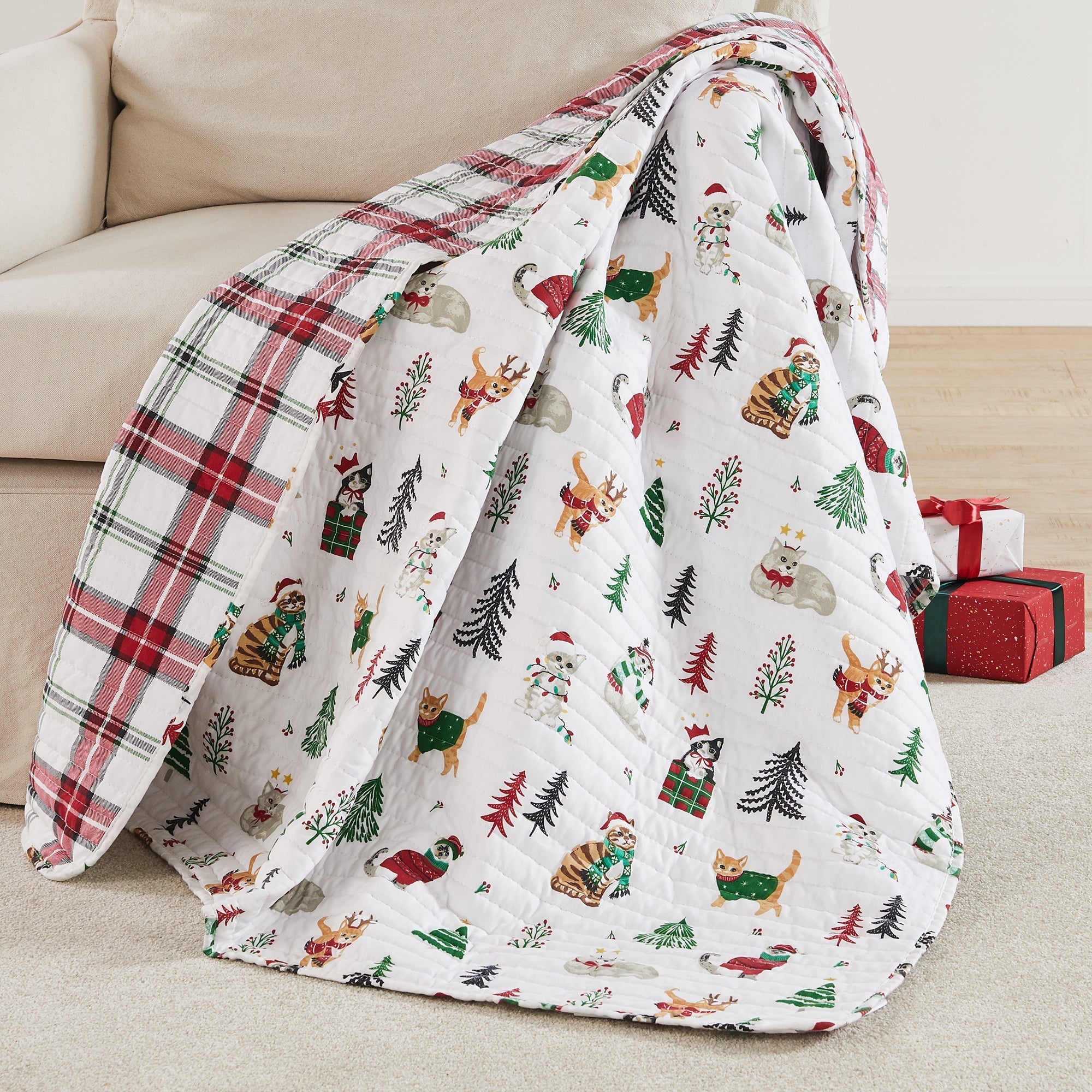 Meowy Christmas Quilted Throw Blanket - Soft Holiday Cat Themed Cozy Bedspread for Couch, Sofa & Christmas Decor - Perfect Gift for Cat Lovers