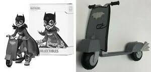 Batgirl Chrissie Zullo DC Artist Alley Collectible Statue - Black & White Limited Edition - Perfect for DC Comics Fans & Collectors - Home Display, Office Decor, Gift for Superhero Lovers