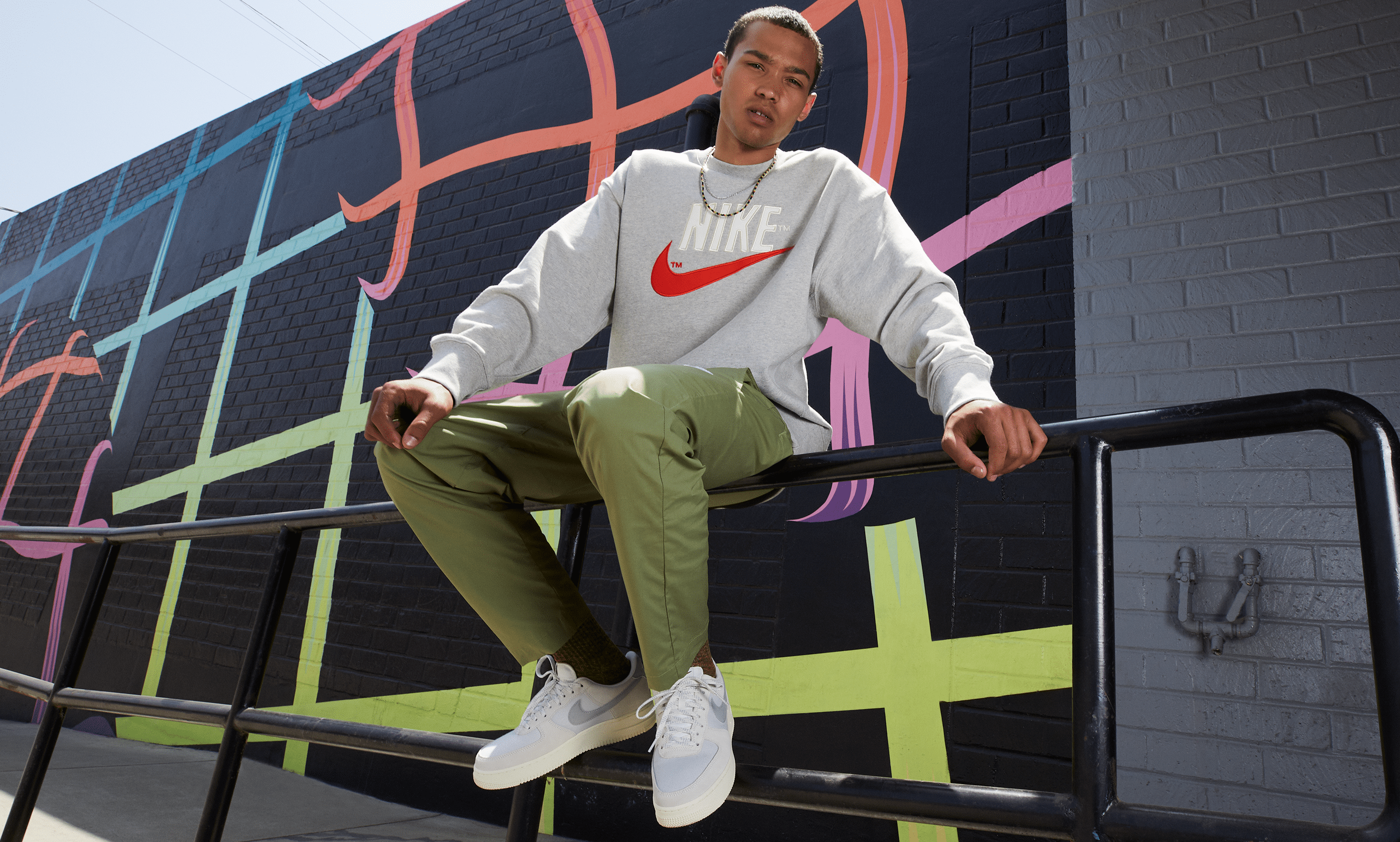 Nike Air Force 1 '07 LV8 Sneakers - Men's/Women's White Leather Basketball Shoes - Perfect for Casual Wear, Street Style & Sneaker Collection