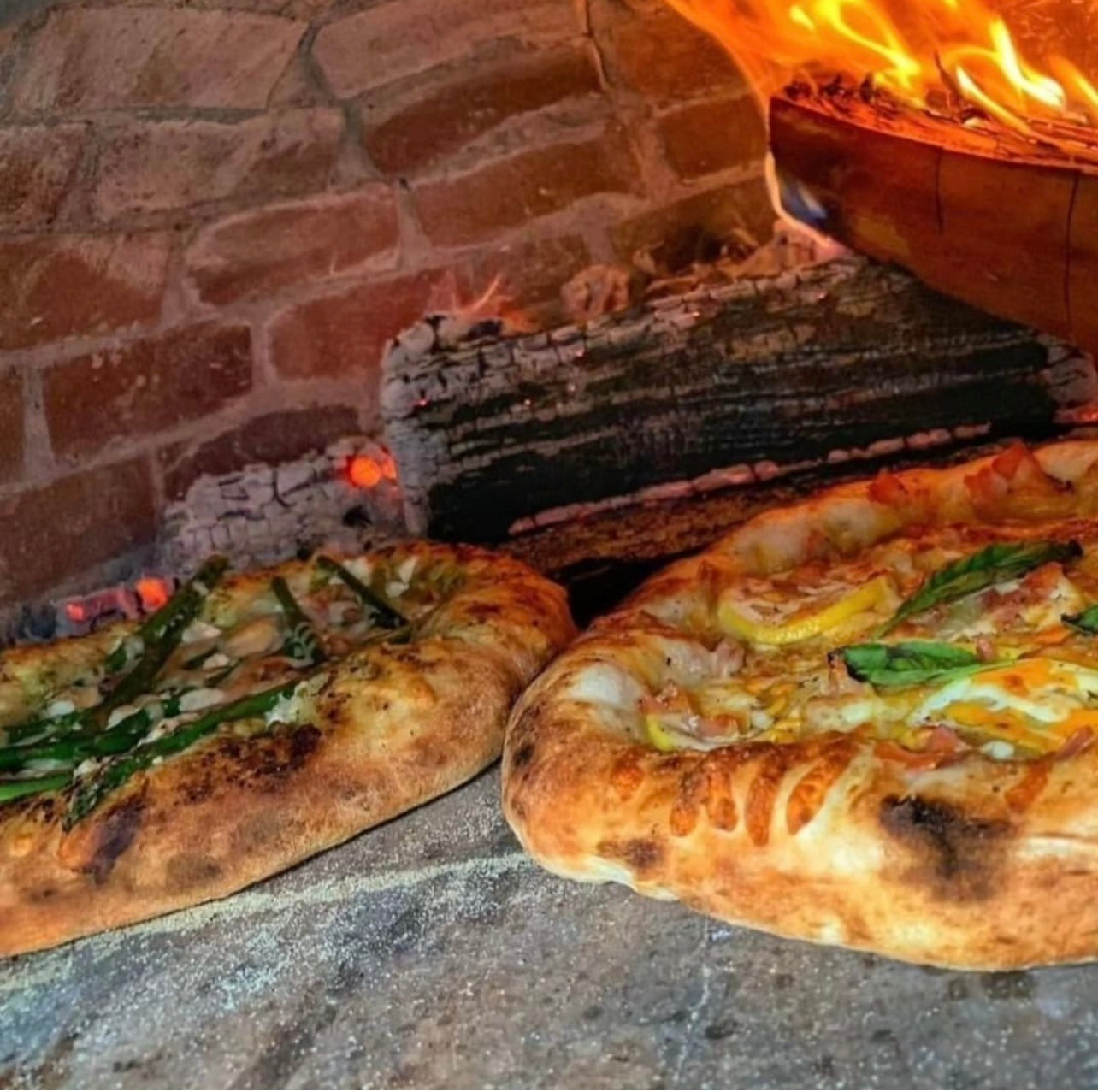Premium BUENA VENTURA PRETO Outdoor Pizza Oven - Best Selling Stainless Steel Wood Fire Pizza Maker for Backyard, Patio & Camping