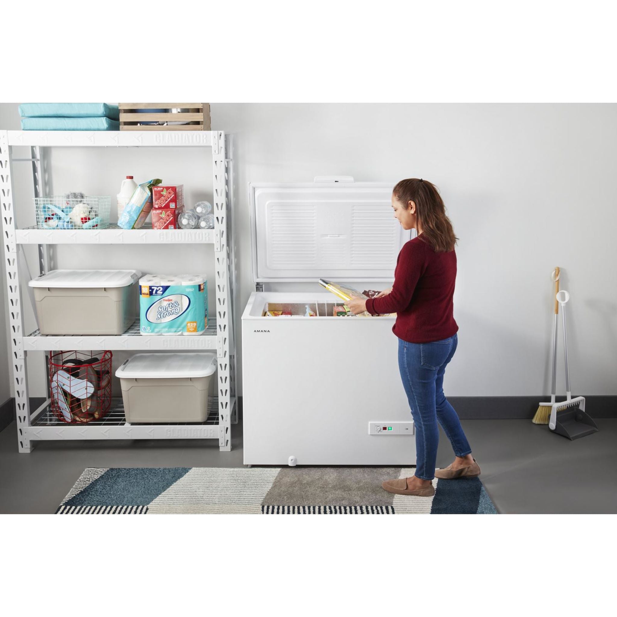Amana AQC0902LW 9 Cubic Feet Chest Freezer - Energy Efficient White Deep Freezer for Home, Garage & Restaurant Use - Perfect for Frozen Food Storage & Bulk Meal Prep