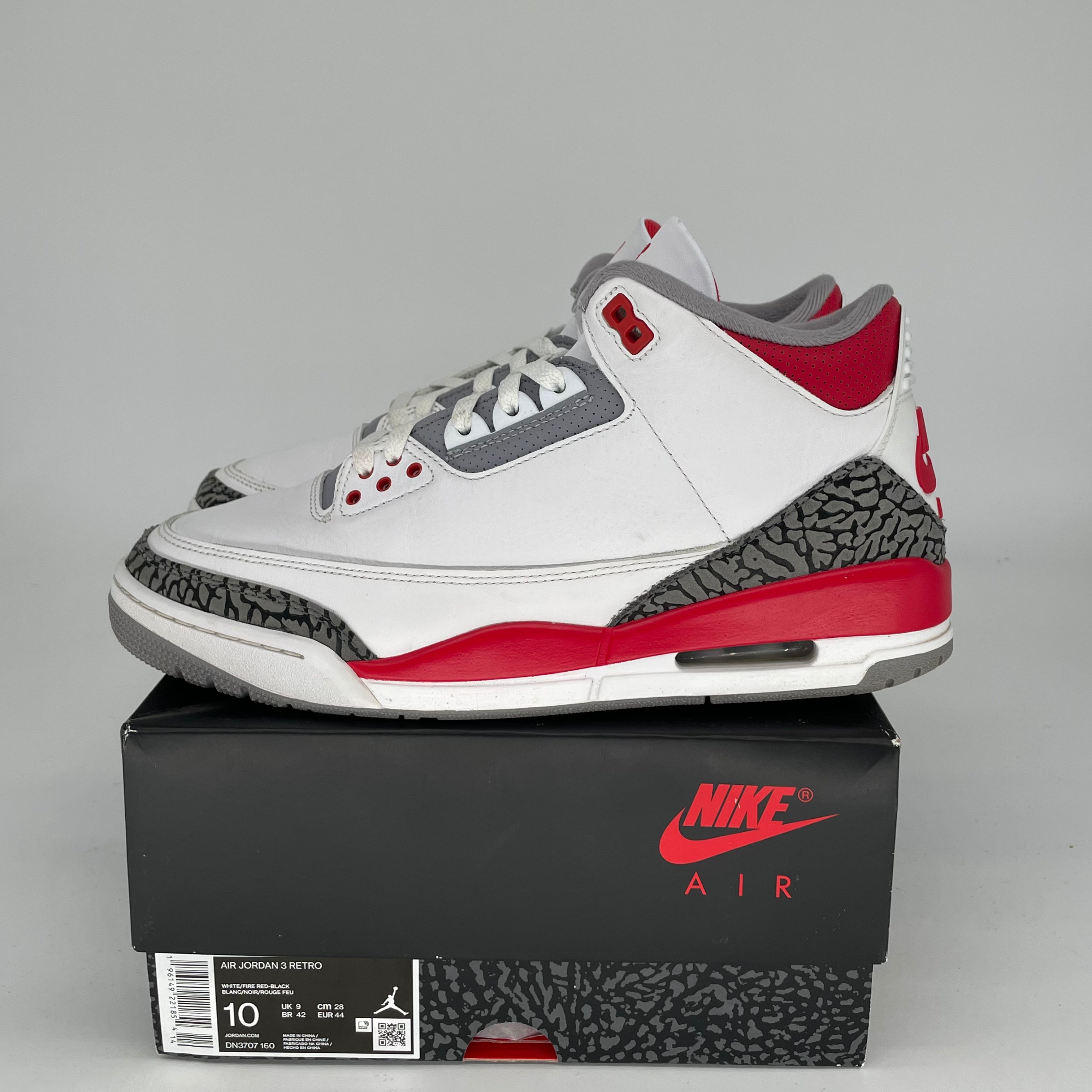 AIR JORDAN 3 Retro Fire Red Sneakers - Men's Size 10 & Women's Size 11.5W (DN3707-160) - Basketball Shoes for Streetwear & Casual Outfits