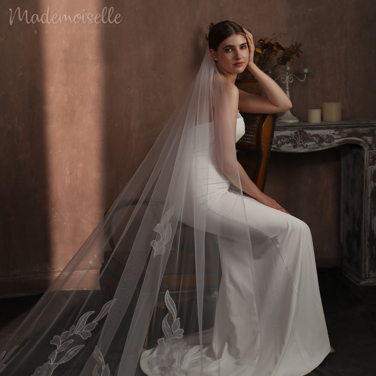 Evelyn Veil - Elegant Lace Wedding Veil with Comb, Bridal Accessory for Church Ceremony & Outdoor Photography