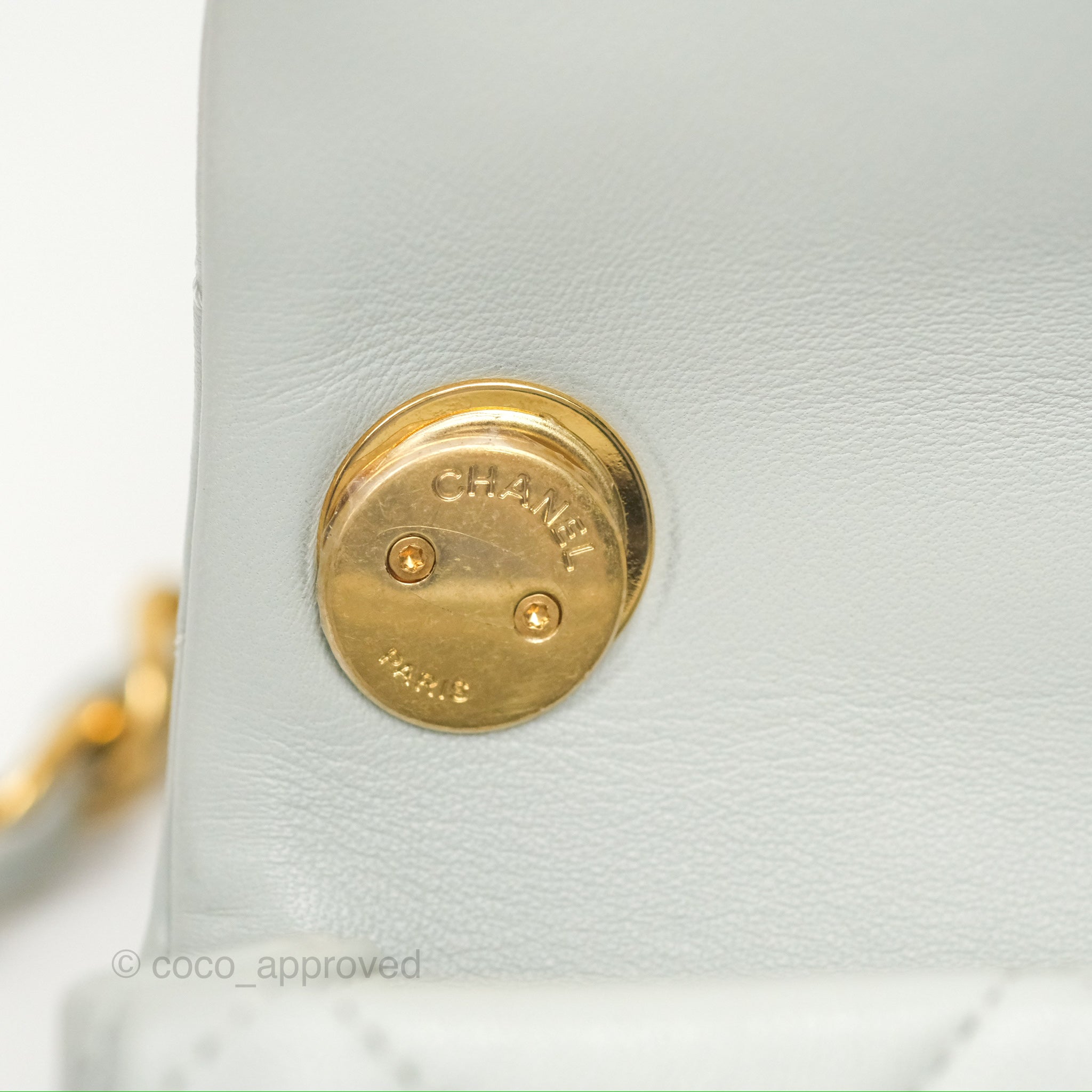 Chanel Classic Flap Bag with Chain Handle in Light Grey Calfskin & Aged Gold Hardware - Perfect for Evening Events, Date Nights & Luxury Fashion Accessories