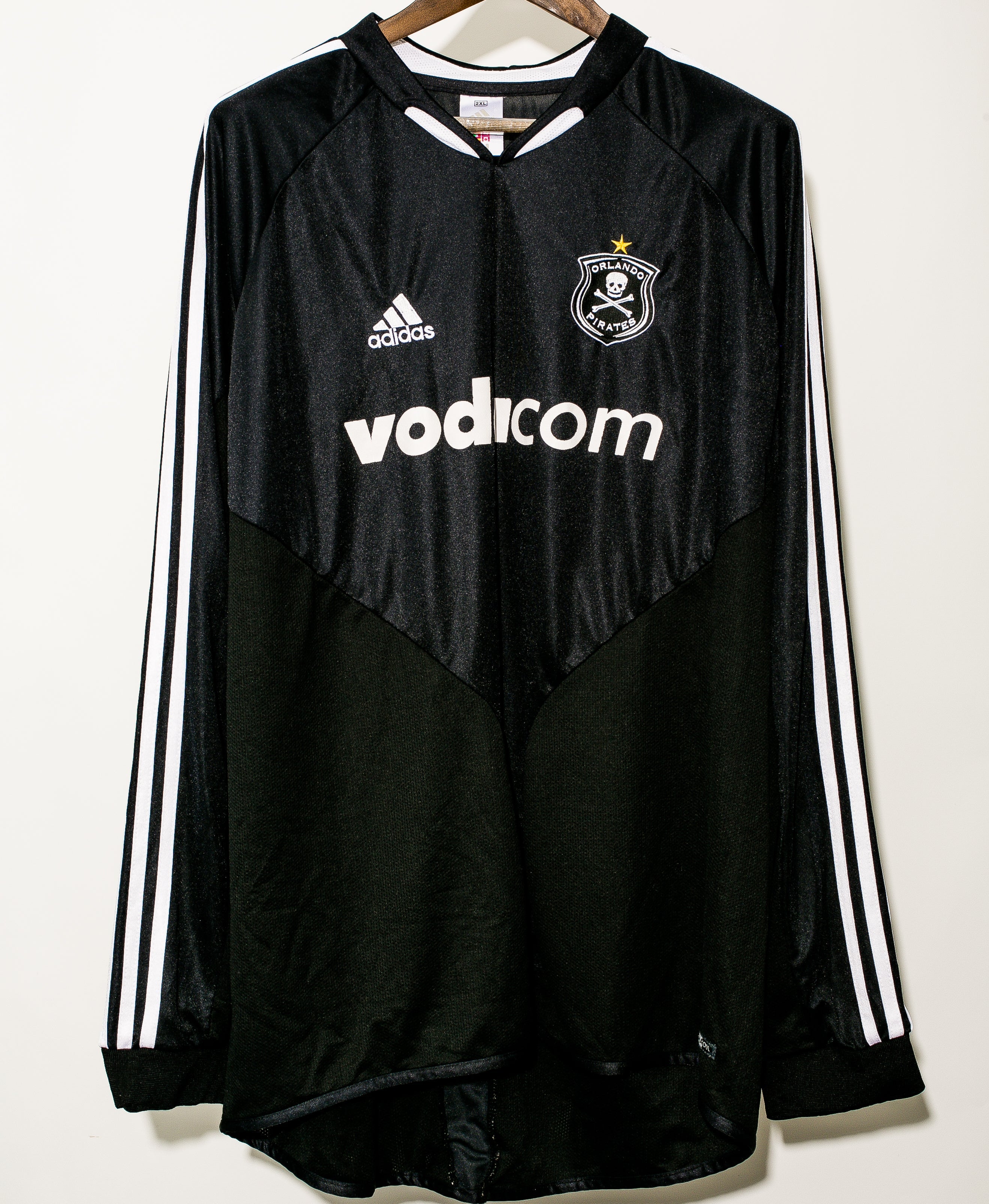 2004 Orlando Pirates Home Jersey XXL - Authentic Soccer Shirt for Fans & Collectors - Perfect for Matches, Gifts & Memorabilia