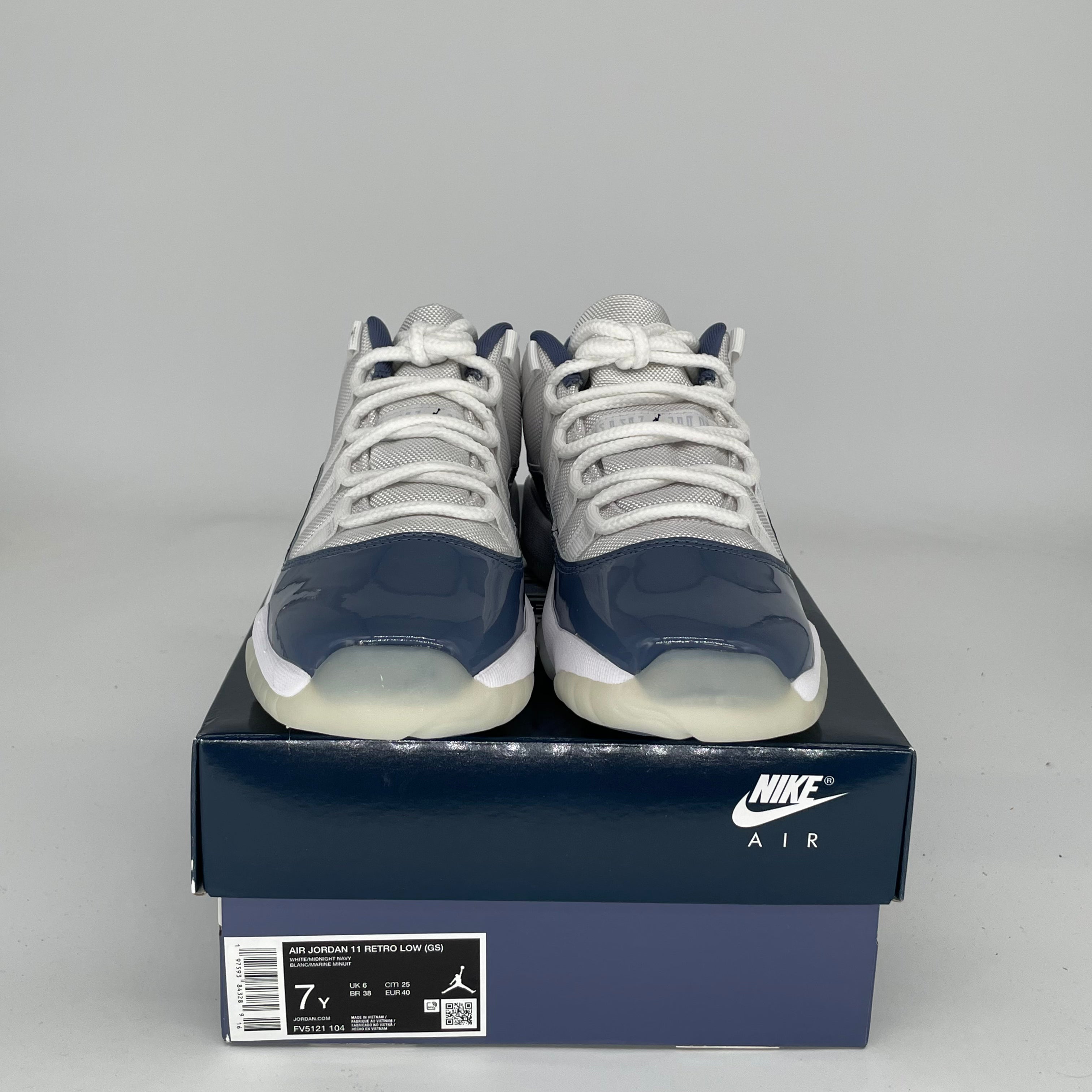 Air Jordan 11 Low Diffused Blue Men's Basketball Shoes Size 7Y - FV5121-104 | Retro Sneakers for Casual Wear & Sports Performance