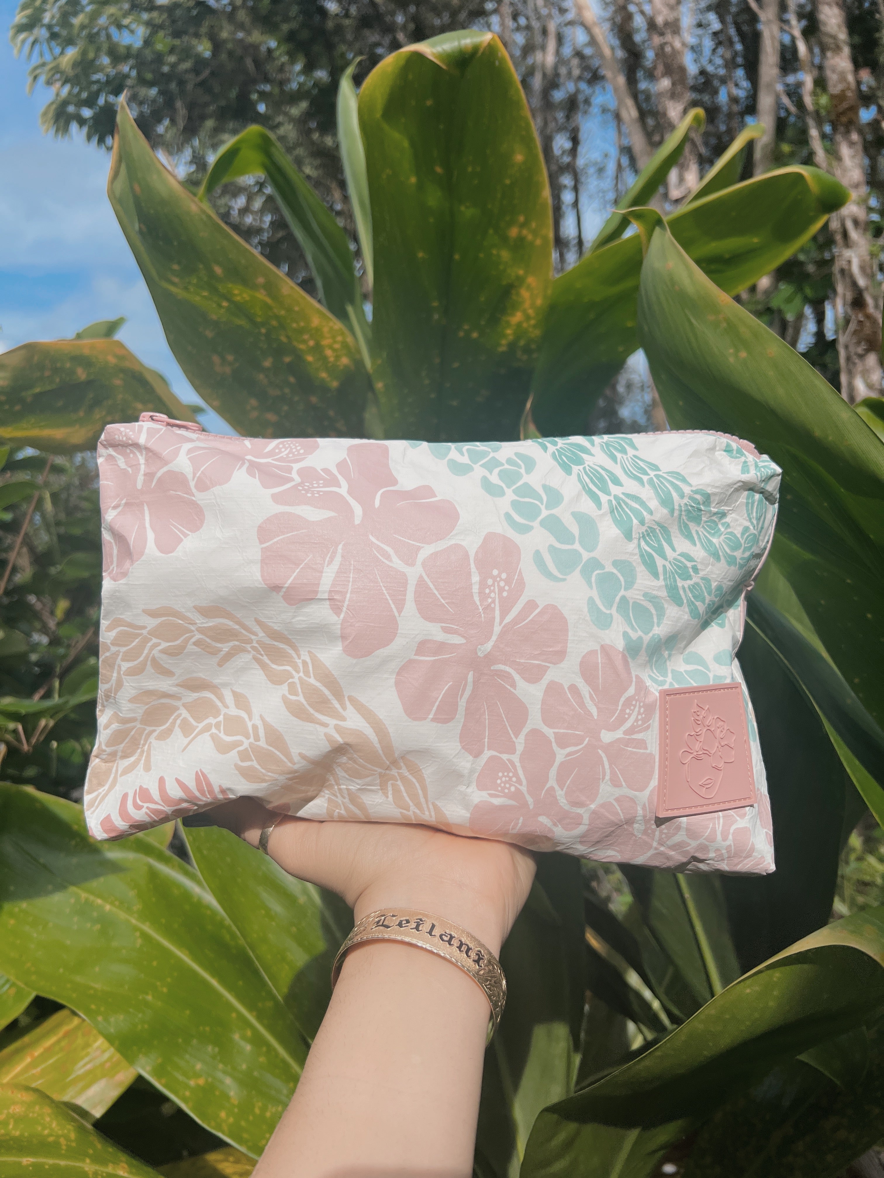 Kahakai Pouch Medium - Waterproof Beach Waist Bag for Travel, Hiking & Festival Essentials | Groovy Lei Print - Perfect for Vacation, Outdoor Adventures & Music Events