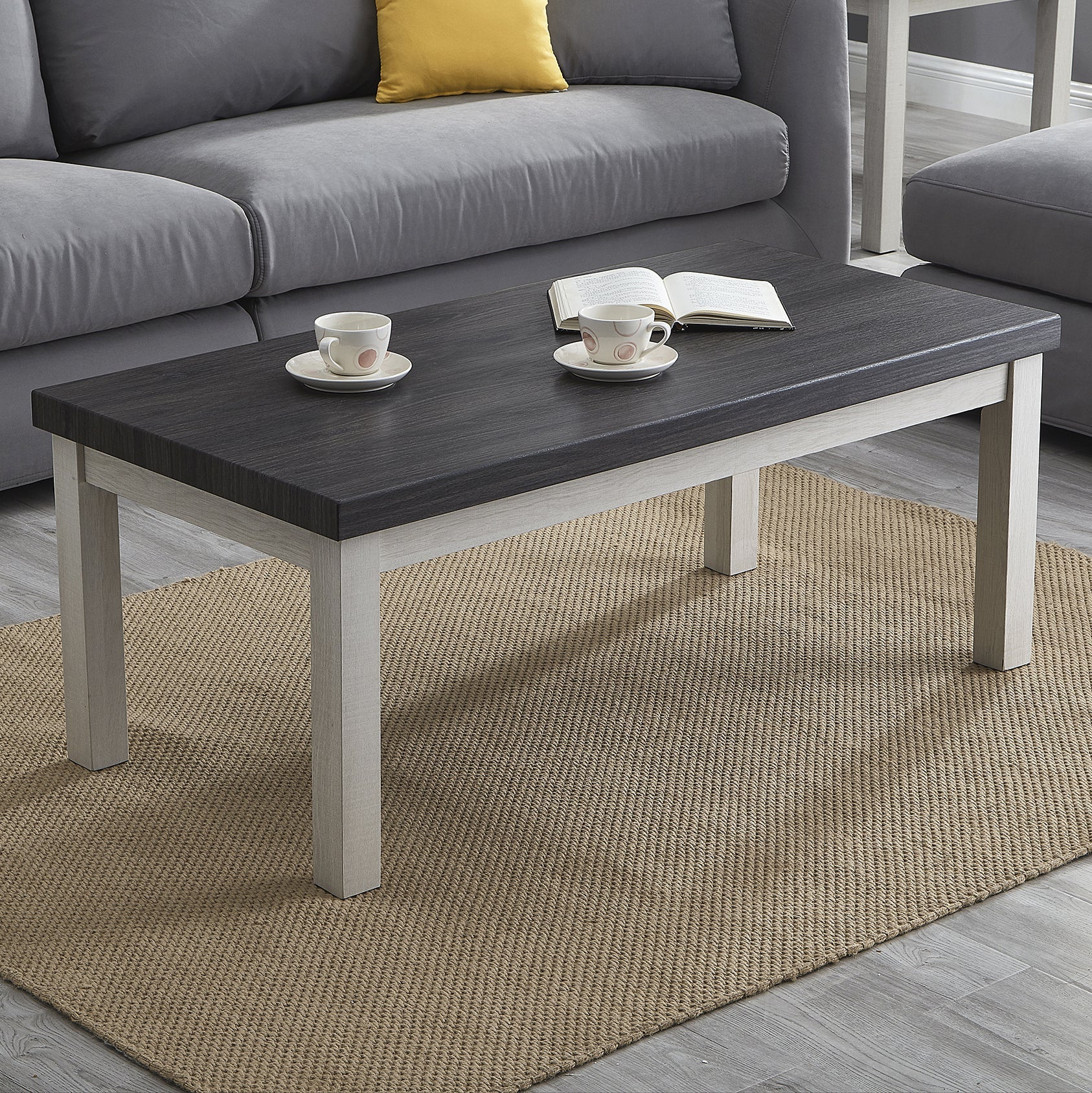 Modern Two-Tone Wood Rectangle Coffee Table - Stylish Living Room Centerpiece for Home Decor and Relaxation