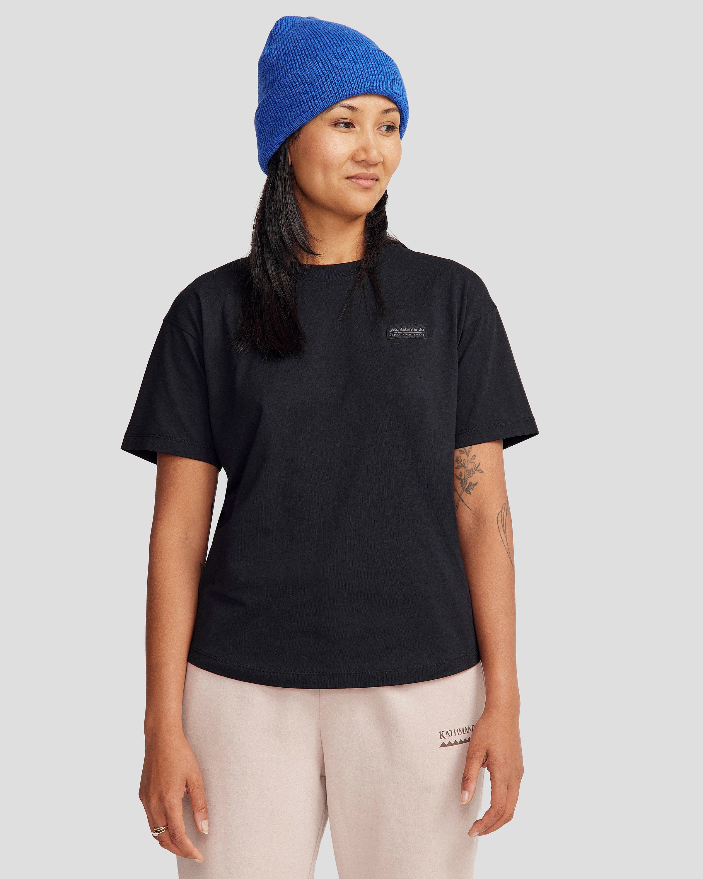 Women's Black Stingray Logo Organic Cotton T-Shirt - Eco-Friendly Casual Tee for Everyday Wear, Gym & Outfits