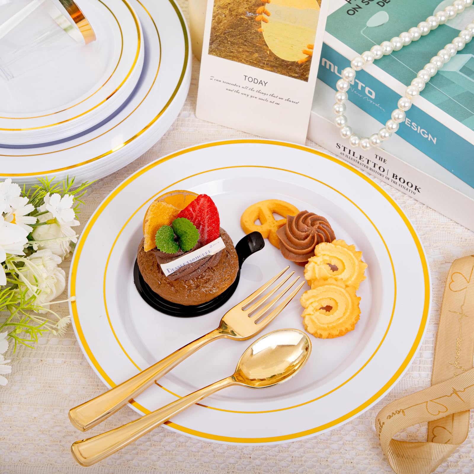 150-Piece Gold Plastic Dinnerware Set Disposable - Heavy Duty Gold Plates, Forks, Knives, Spoons & Cups for 25 Guests | Includes 25 Dinner Plates, 25 Dessert Plates, 25 Forks, 25 Knives, 25 Spoons & 25 Cups | Perfect for Parties, Weddings, BBQs & Events