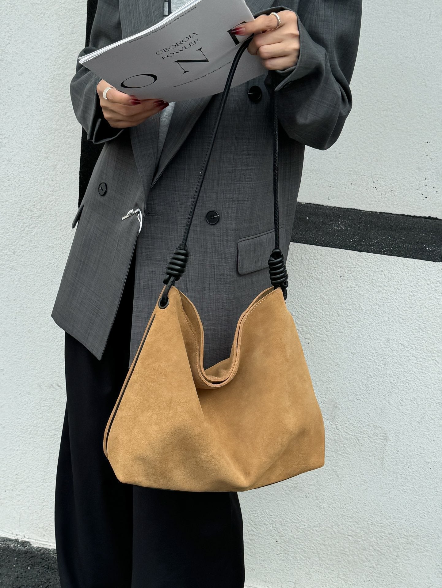 Stylish Women's Tote Bag - Fashionable Large Shoulder Bag for Work, Travel & Shopping - Durable & Spacious Designer Handbag for Everyday Use