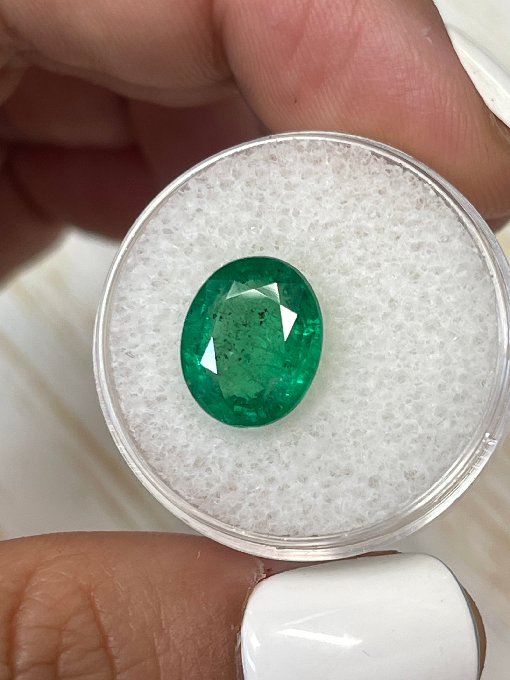 4.80 Carat 12x9.5mm Natural Zambian Emerald Oval Cut Loose Gemstone for Jewelry Making - Engagement Rings, Necklaces & Earrings