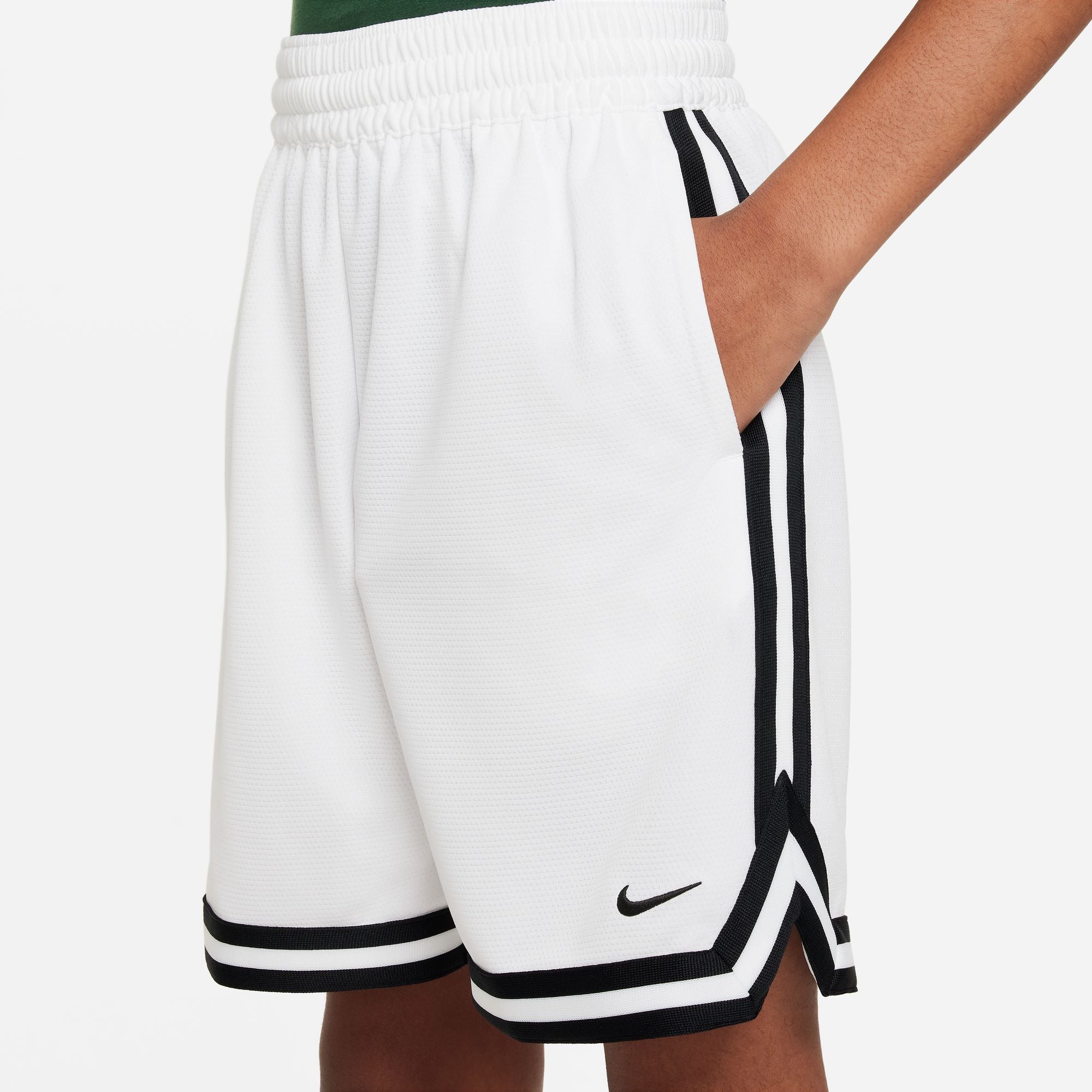 Nike Youth Dri-FIT DNA Basketball Shorts for Boys - Breathable & Moisture-Wicking Gym Shorts - Perfect for Basketball, Training & Casual Wear