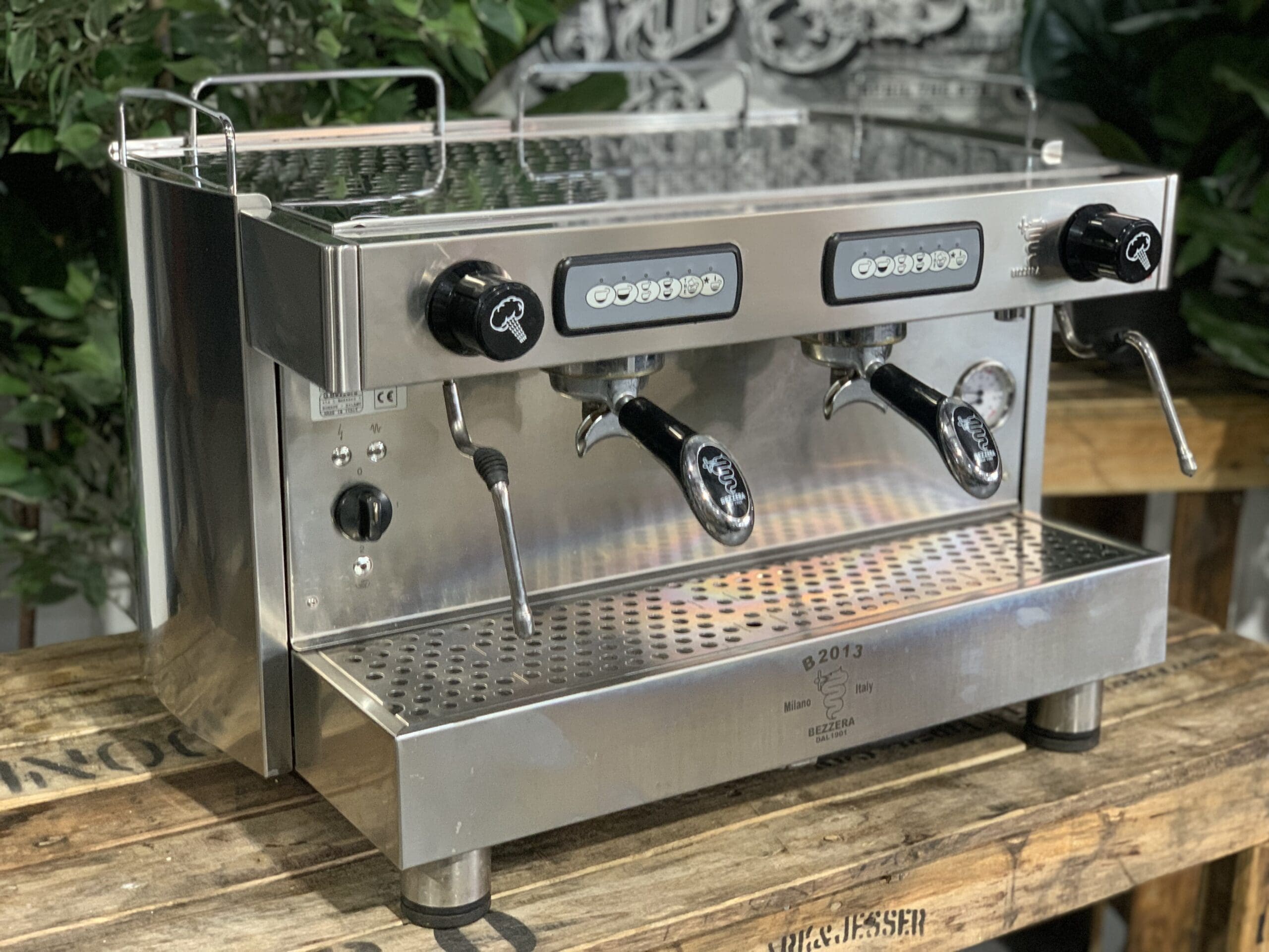 Bezzera B2013 Commercial 2 Group Espresso Machine - Stainless Steel Coffee Maker for Cafes & Restaurants | Perfect for High-Volume Brewing & Professional Baristas