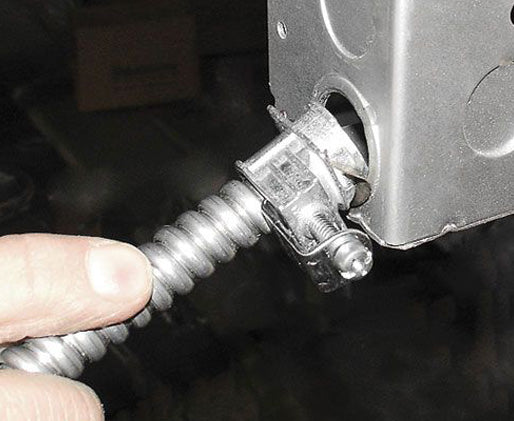 3/8 Inch Flexible Metal Conduit Saddle Clamp Connectors - 25 Pack for Secure Electrical Wiring in Industrial, Commercial and DIY Projects
