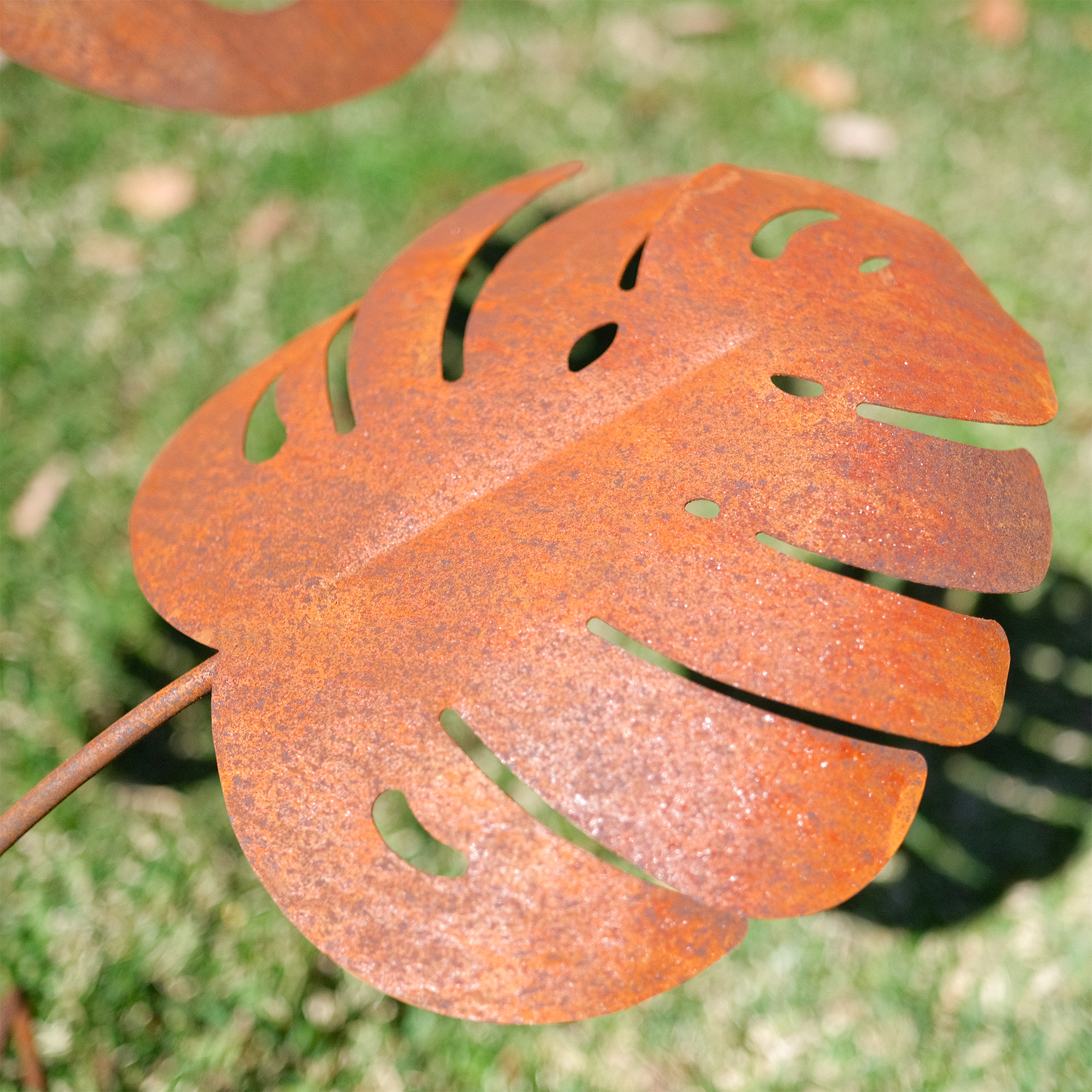 LG0013ABC Leaf Stake Set of 3 Sizes - Perfect for Garden Decor, Plant Support, and Outdoor Landscaping