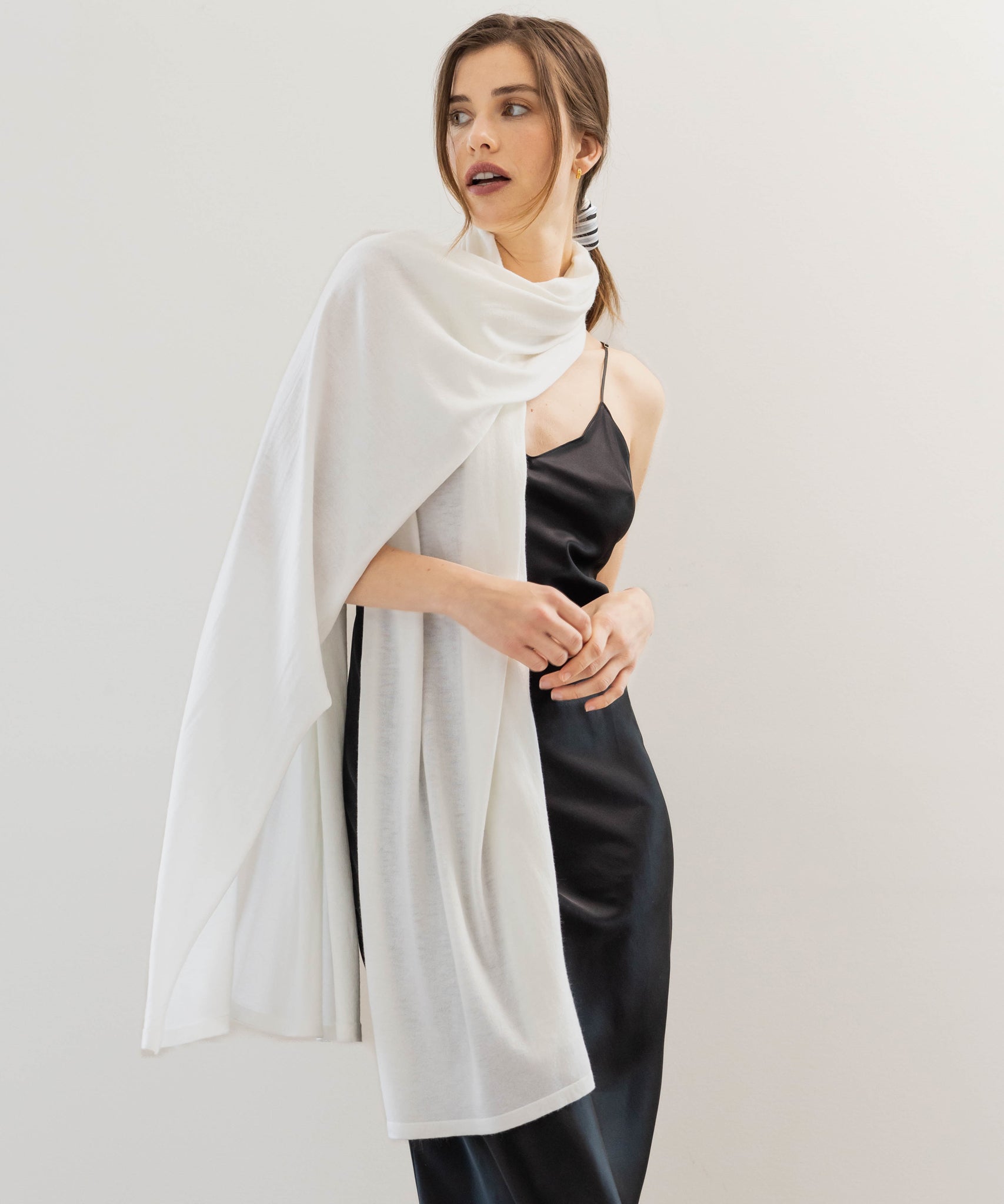 Cozy Essential Travel Wrap - Soft & Lightweight Blanket Scarf for Women & Men - Perfect for Airplanes, Camping, Office & Home Use