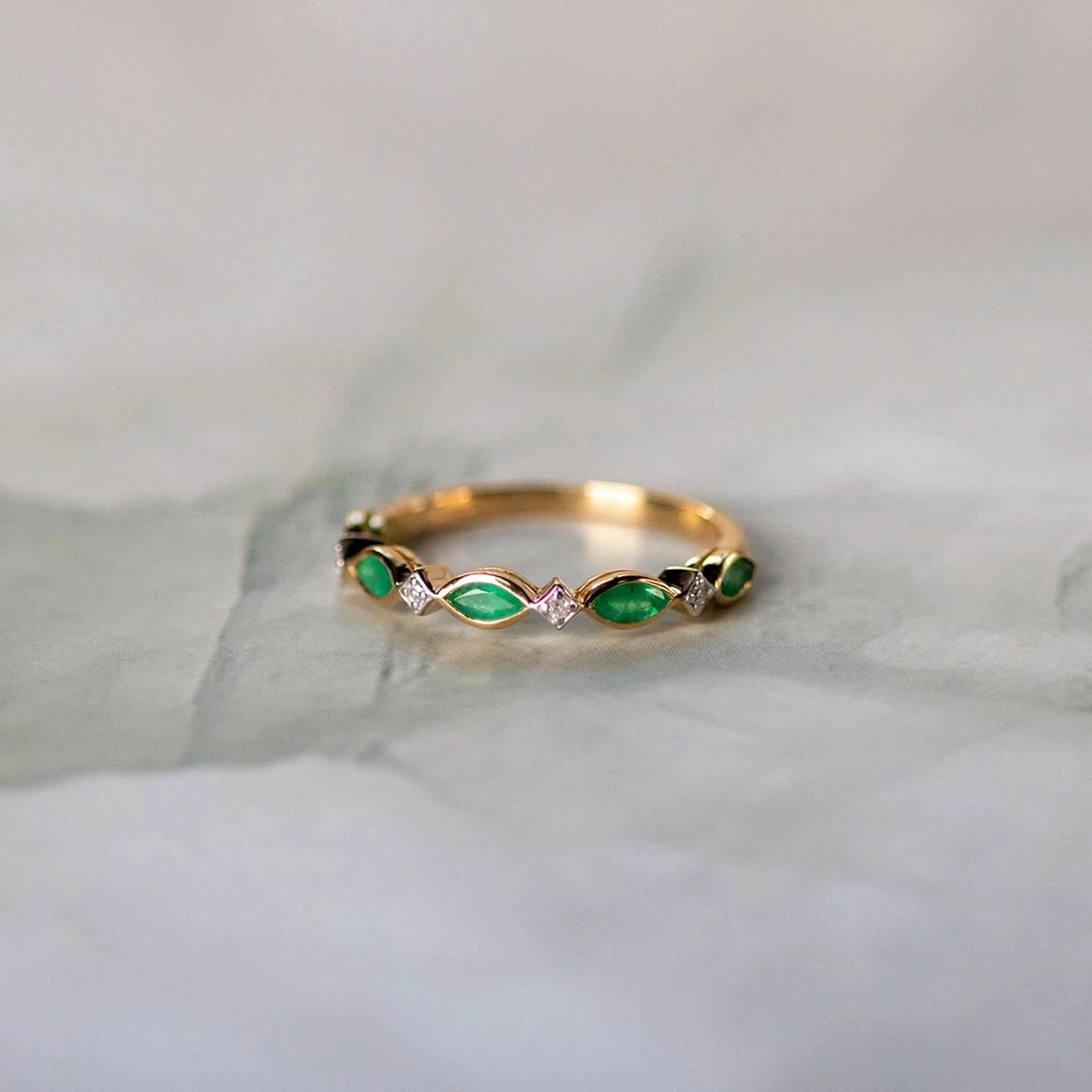 Emerald and Diamond Solid Gold Ring for Women - Elegant 14K Gold Wedding Band, Engagement Ring, Anniversary Gift for Her - Perfect for Special Occasions and Everyday Luxury