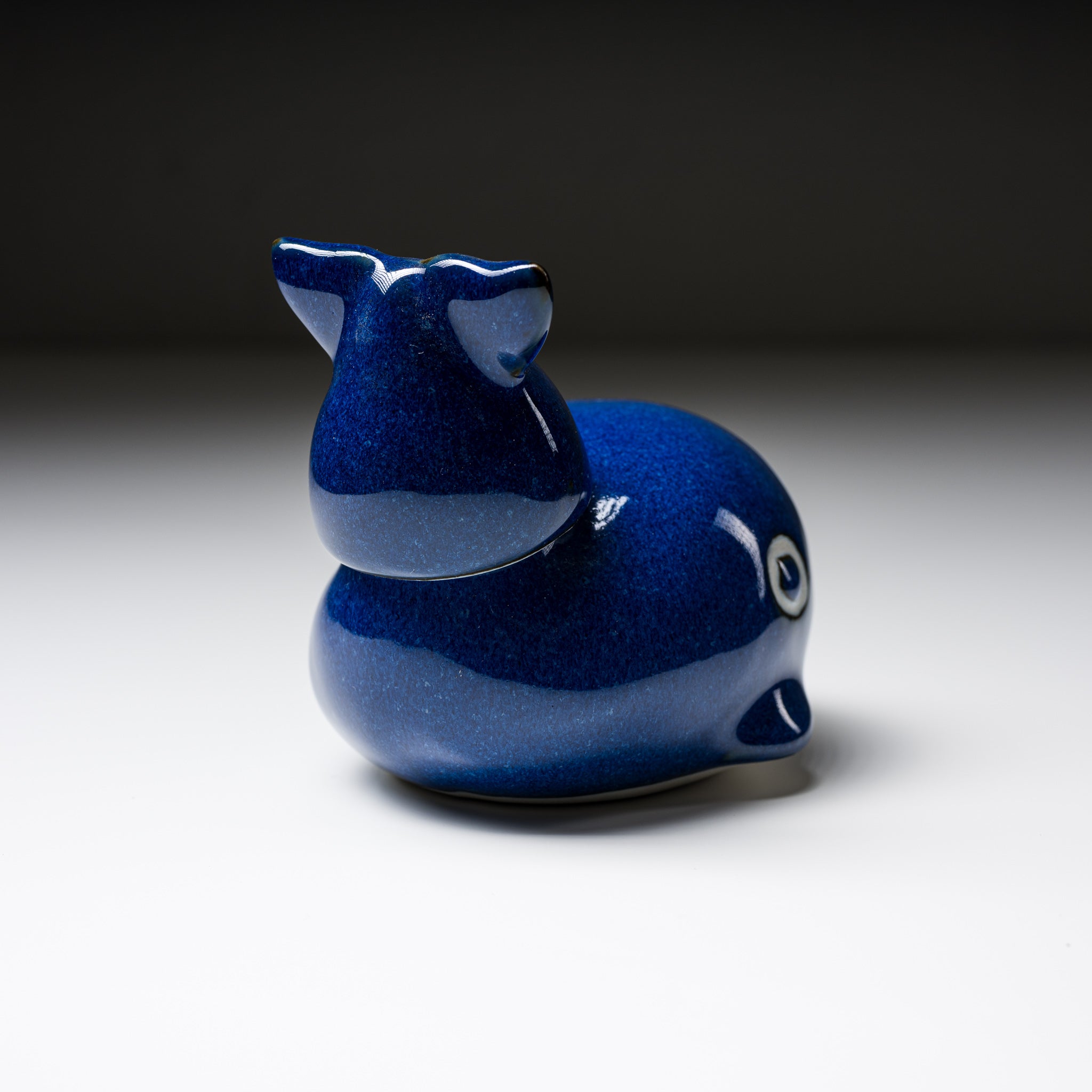 Premium Blue Whale Sake Server - Traditional Japanese Ceramic Sake Pourer for Home, Restaurant & Gift Giving - Perfect for Sushi Nights, Asian Cuisine & Special Occasions