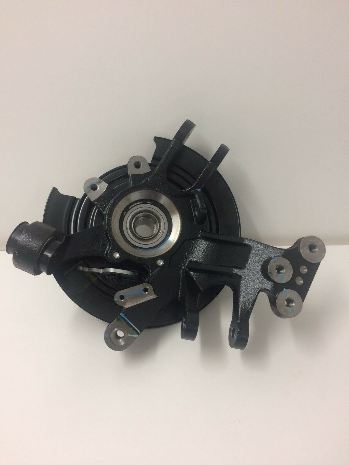 Genuine Ford Falcon BA BF FG IRS Rear Left Knuckle Hub Bearing Assembly - Replacement Part for Smooth Driving & Enhanced Safety