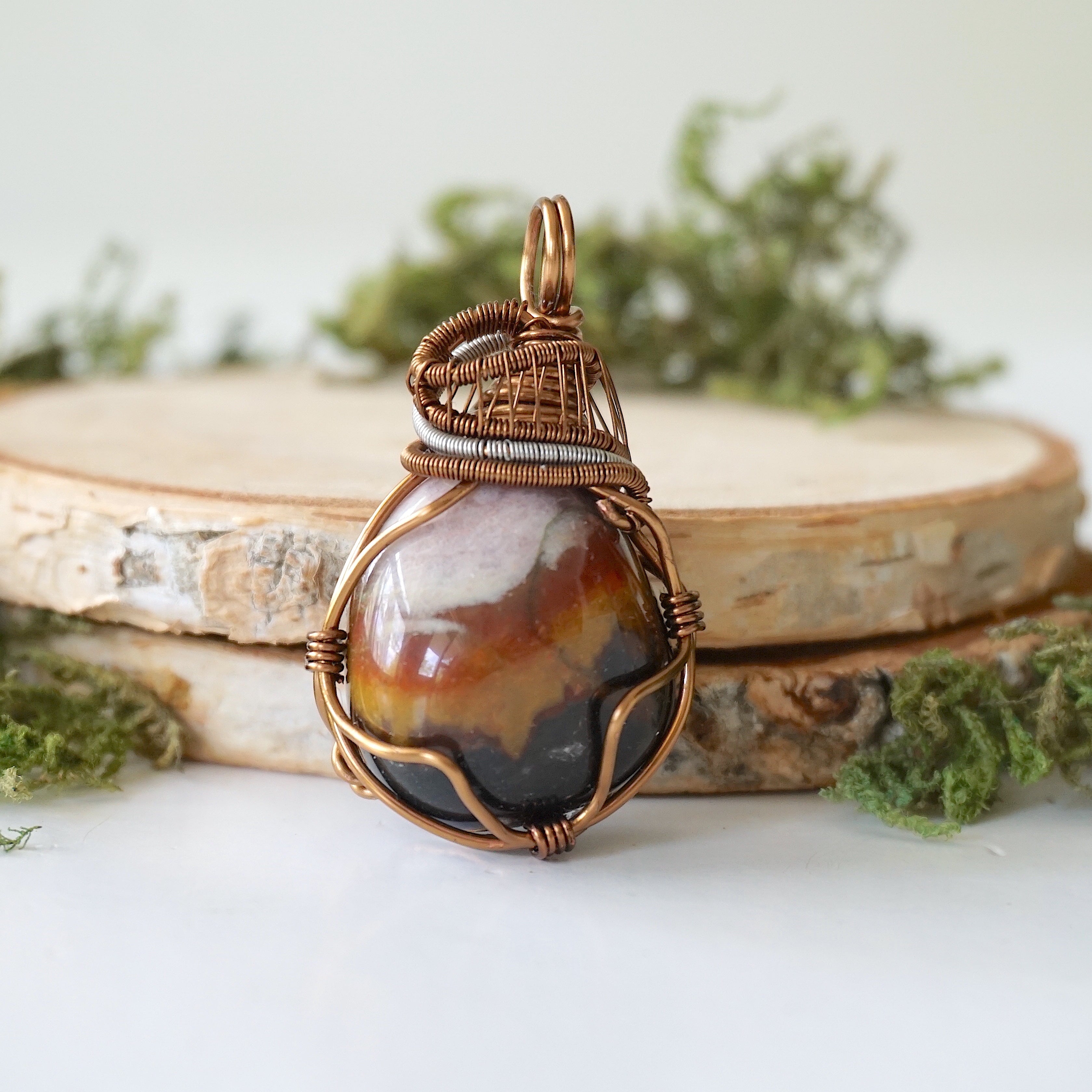 Natural Sardonyx Crystal Necklace for Women - Healing Stone Jewelry for Energy Balance & Protection | Perfect for Meditation, Yoga & Spiritual Gifts