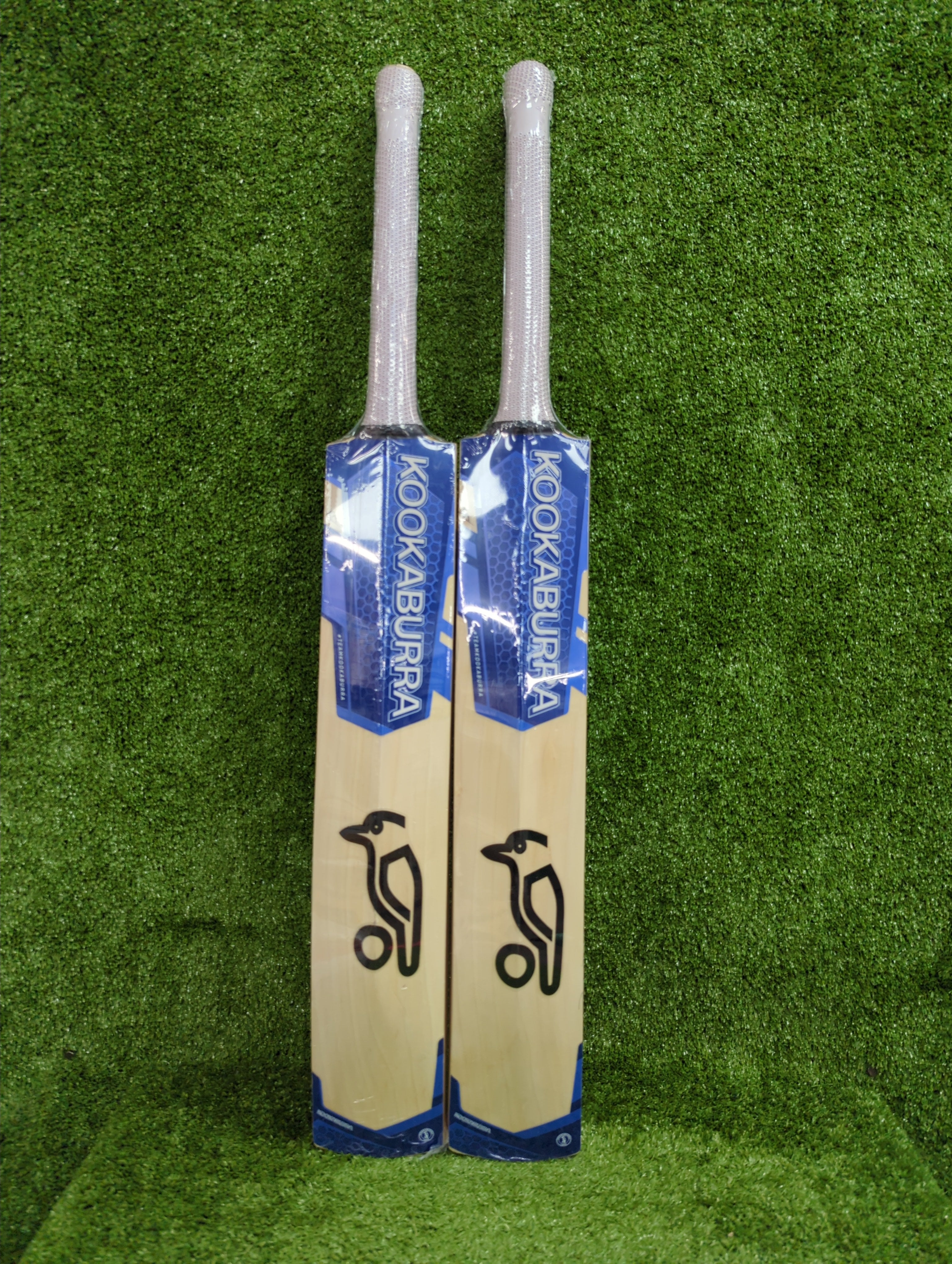 Kookaburra Pace Pro 2.1 English Willow Cricket Bat - Premium Performance Cricket Equipment for Professional Players | Perfect for Matches, Training & Club Games