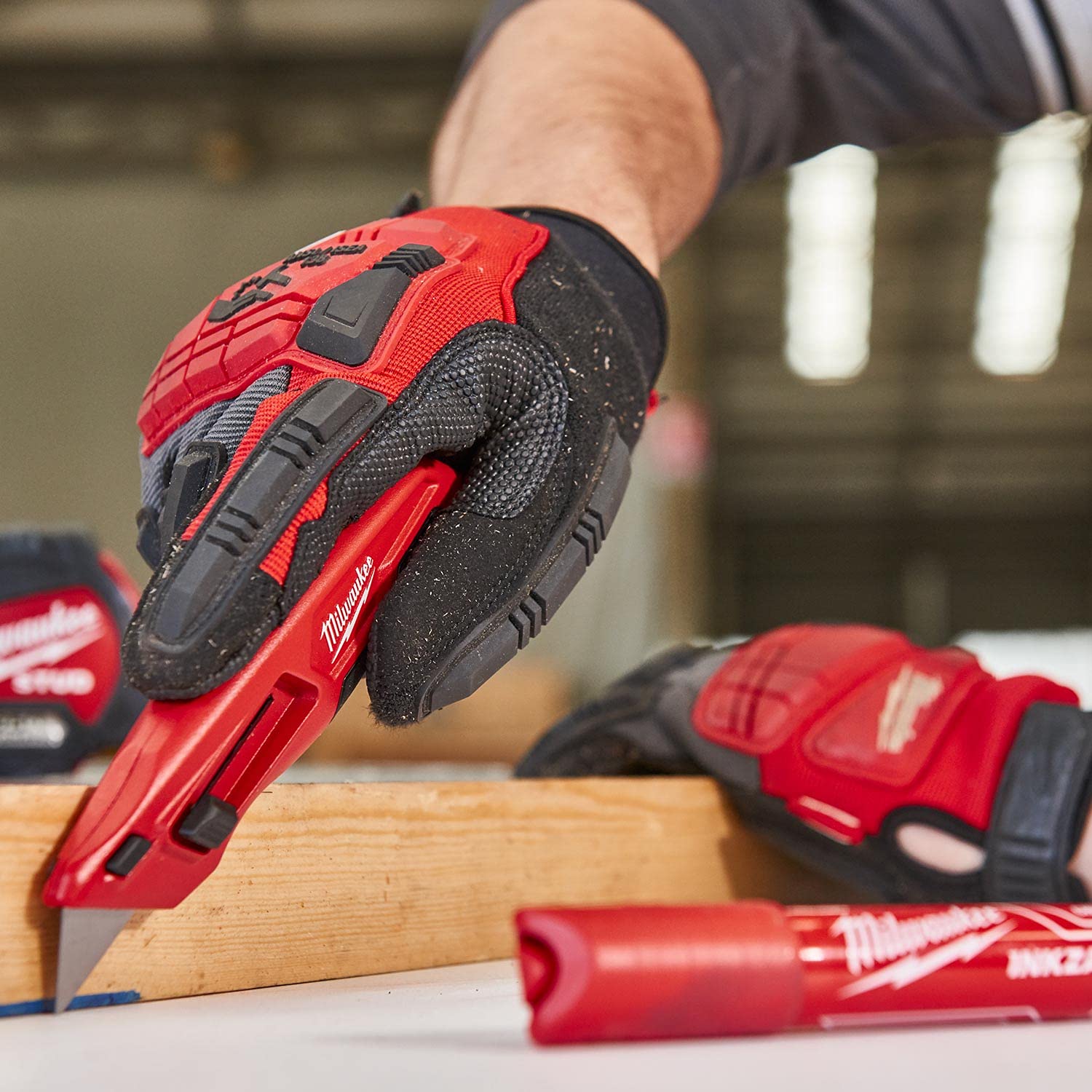 Milwaukee Shock-Resistant Work Gloves Size 8 (M) - Durable Safety Gloves for Construction, Woodworking & DIY Projects