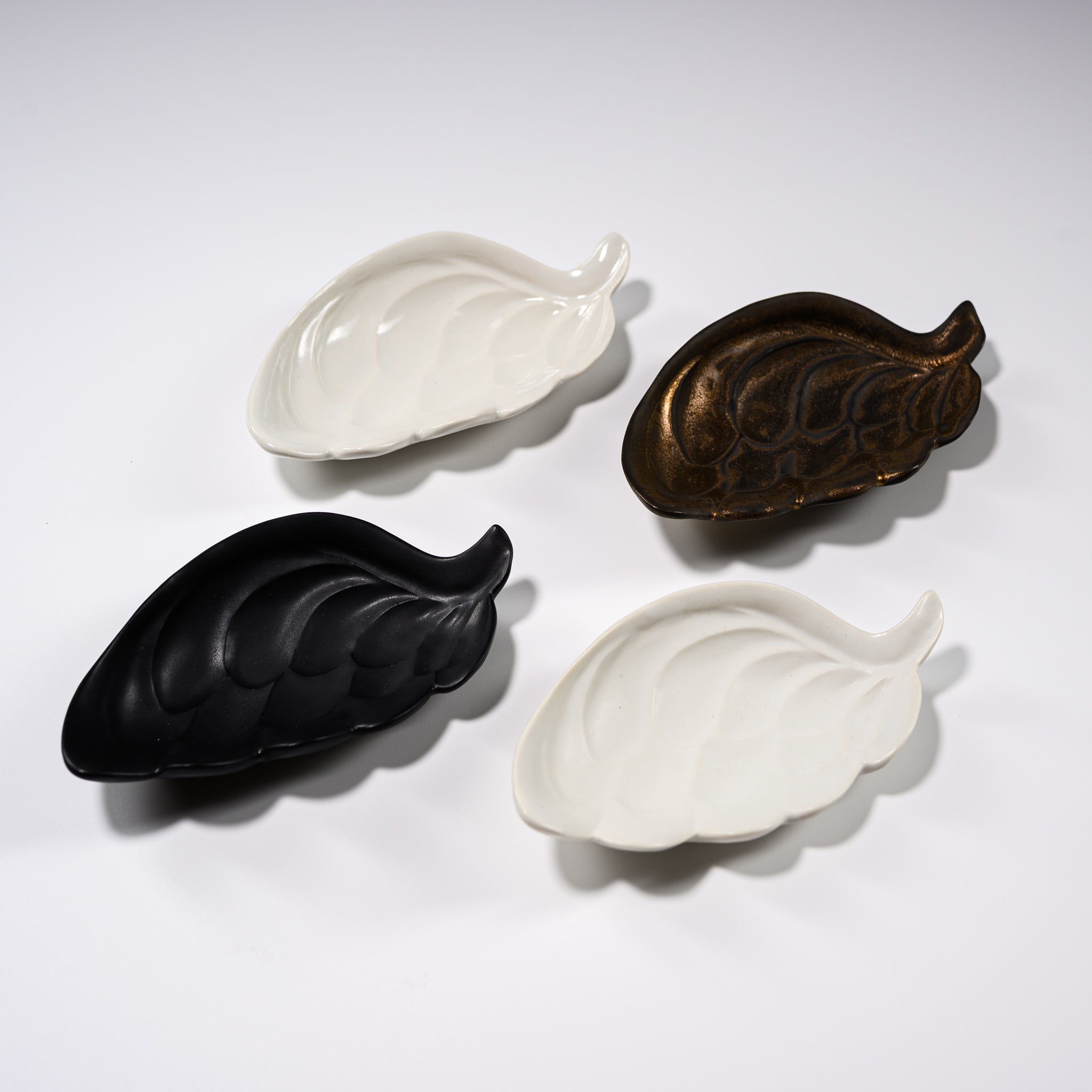 USUKIYAKI Handmade Ceramic Small Dish Wing - Japanese Bizen Ware Soy Sauce Dish for Sushi, Wasabi & Condiments - Perfect for Dining Table, Kitchen & Restaurant Use