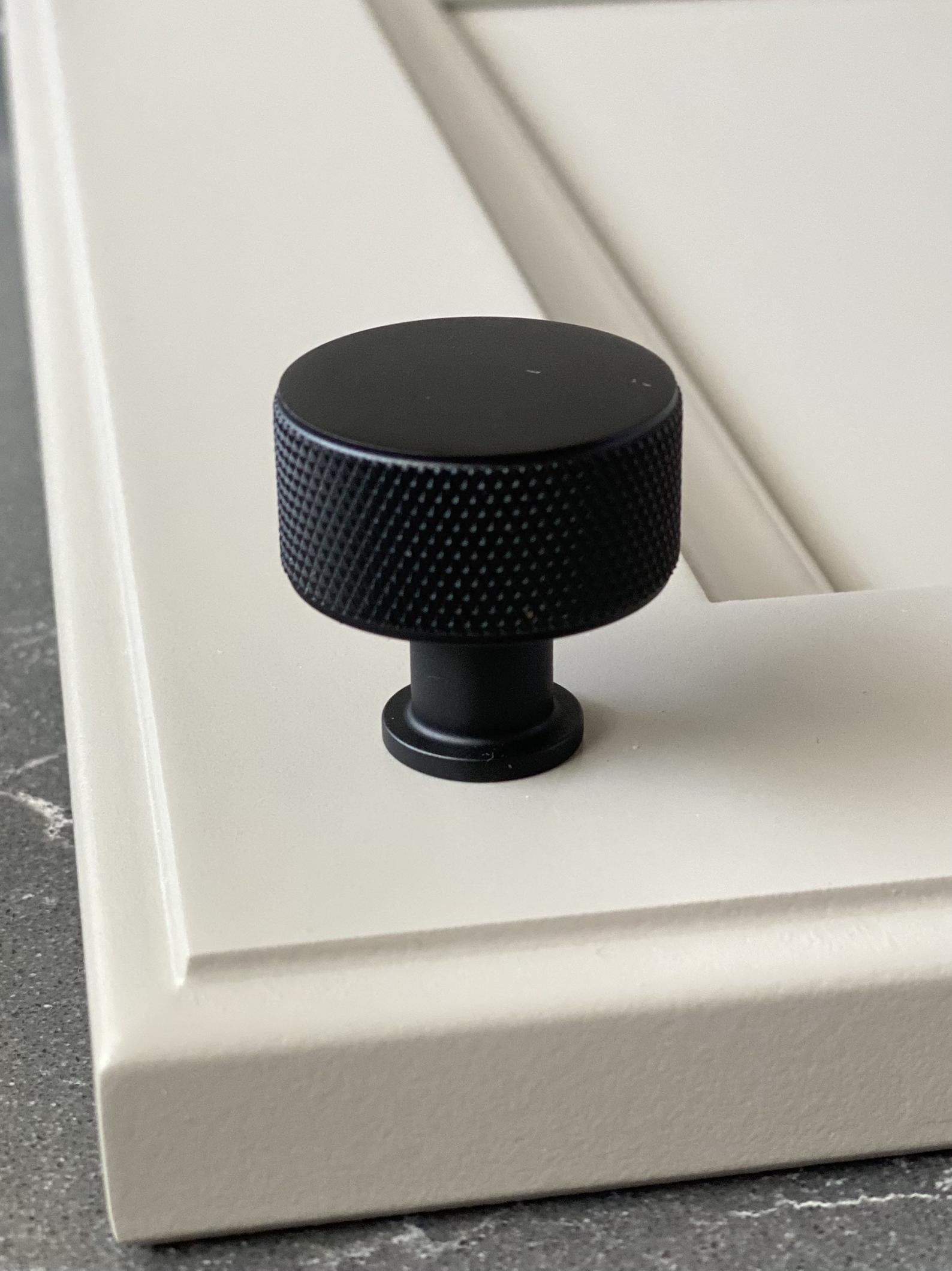 Knurled Matte Black Solid Texture Drawer Pulls and Knobs - Premium Cabinet Hardware for Kitchen, Bathroom & Furniture (Set of 10) - Easy Installation & Modern Home Decor Upgrade