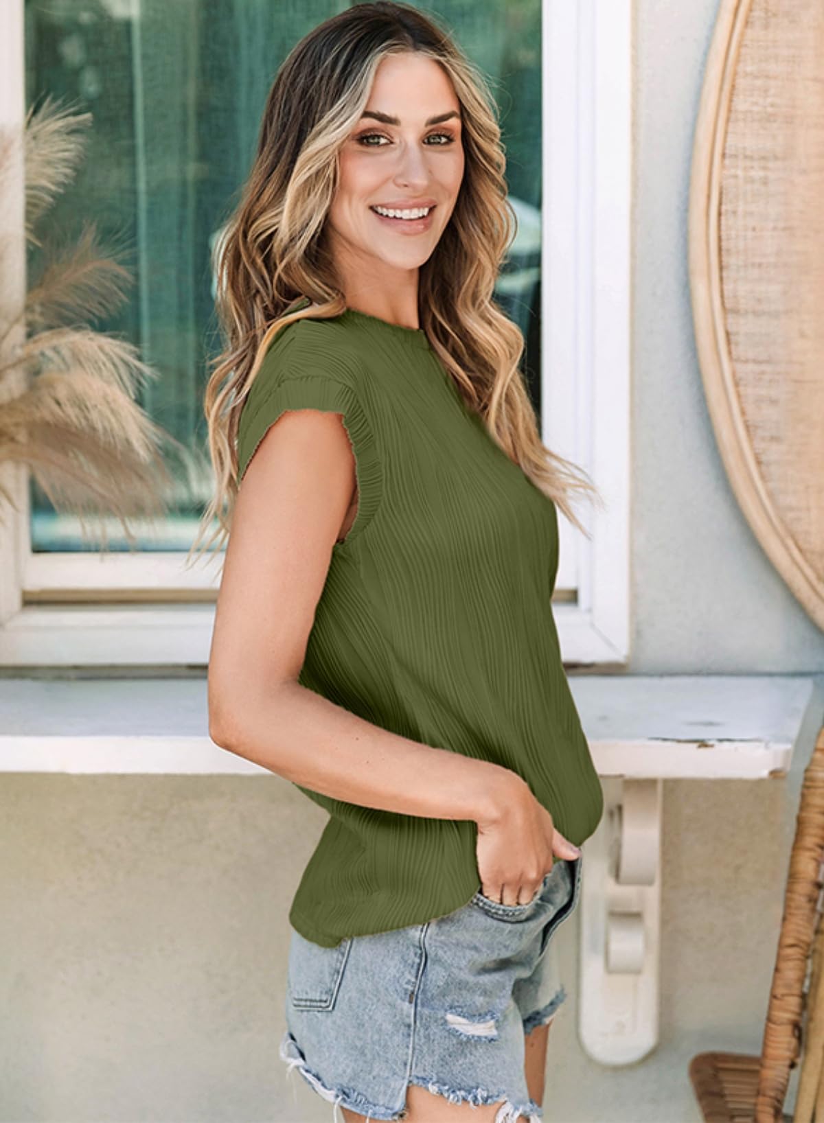 AlvaQ Women's Summer Short Sleeve Textured T-Shirt - Crewneck Basic Loose Fit Casual Top - Solid Color Blouse for Everyday Wear, Outing & Vacation