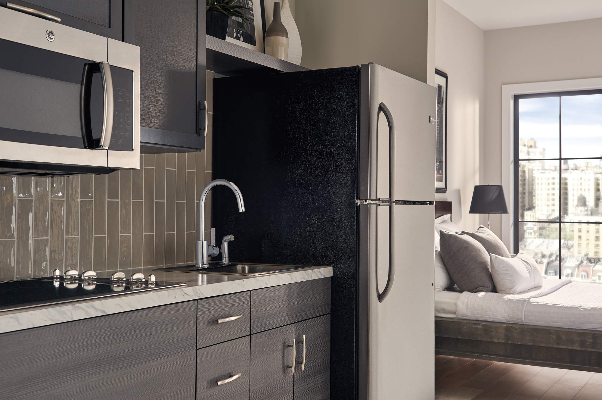 Peerless P199152LF-BL Matte Black Single-Handle Deck Mount Kitchen Faucet with Pull-Down Sprayer - Perfect for Modern Farmhouse & Contemporary Kitchen Renovations