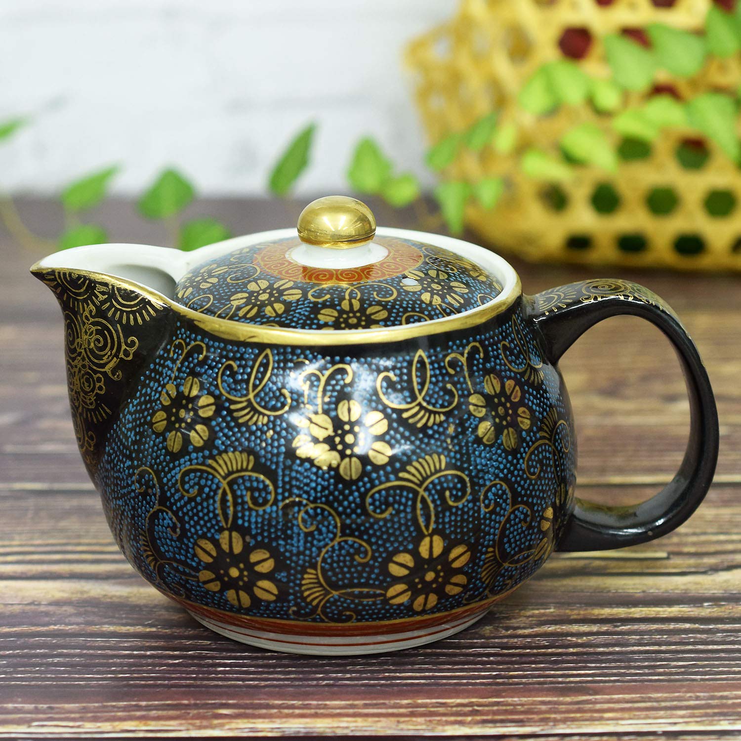 Kutani Yaki Japanese Gold Clematis Teapot with Built-in Tea Strainer - Authentic Japanese Ceramic Teapot for Green Tea, Oolong & Herbal Teas - Perfect for Tea Ceremonies, Gifts & Home Decor