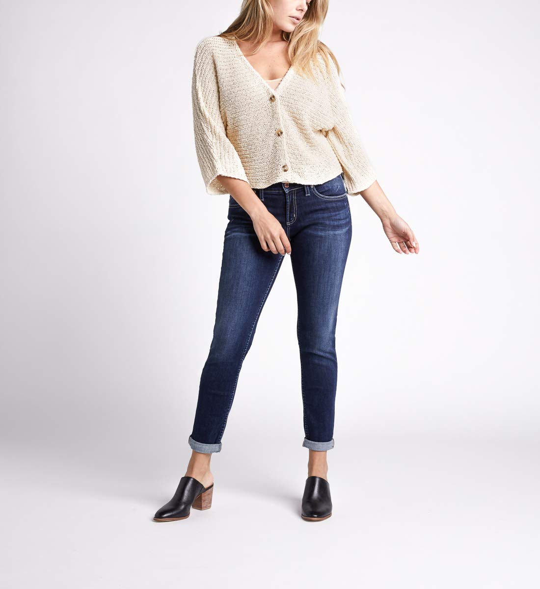 Silver Jeans Co. Women's Boyfriend Mid Rise Slim Leg Jeans - Comfortable Stretch Denim Pants for Casual Wear & Everyday Outfits | Perfect for Work, Weekend & Date Nights