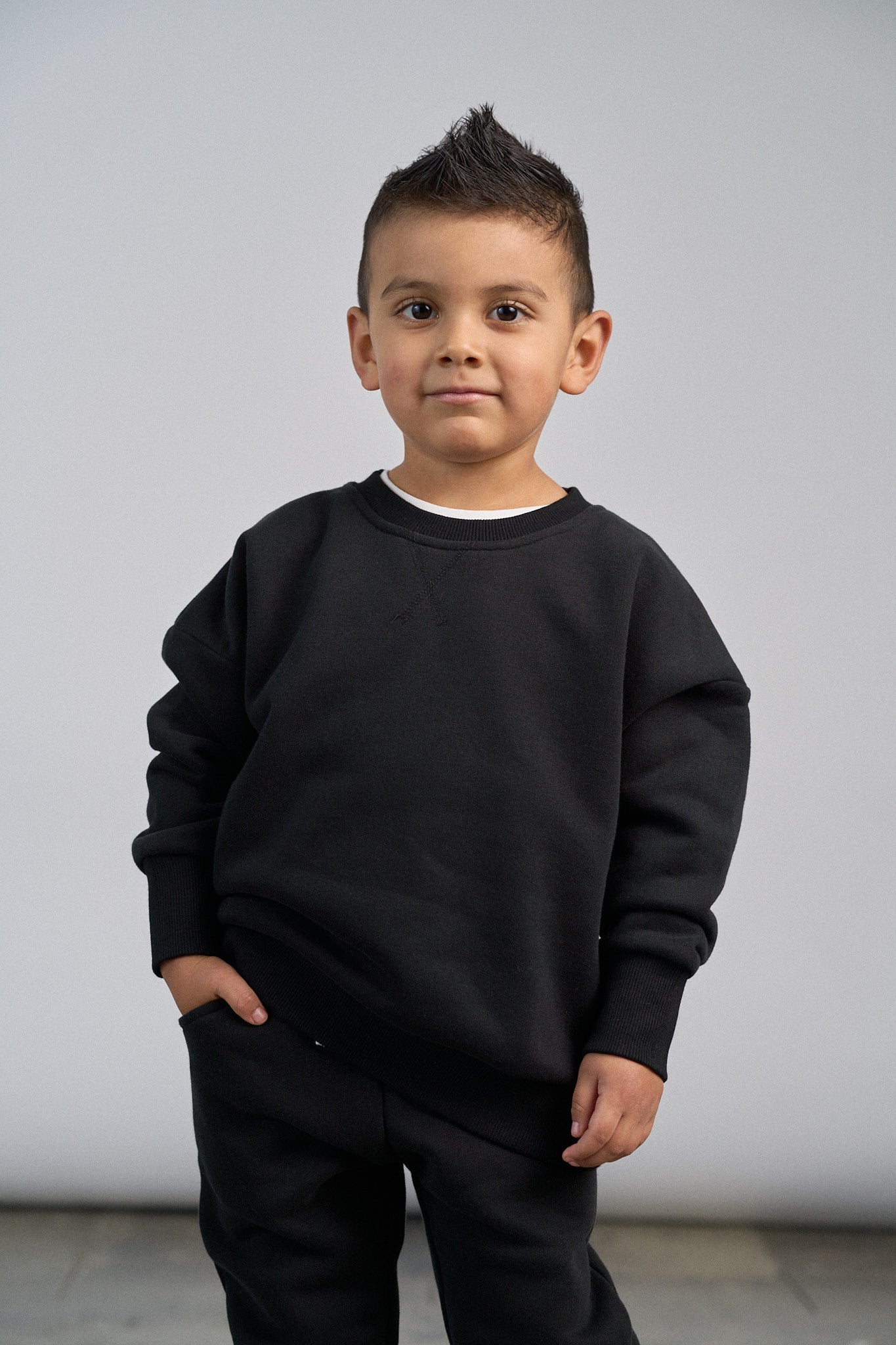 Premium Black Elevated Crewneck Sweatshirt - Soft & Stylish for Casual Wear, Street Fashion & Layering