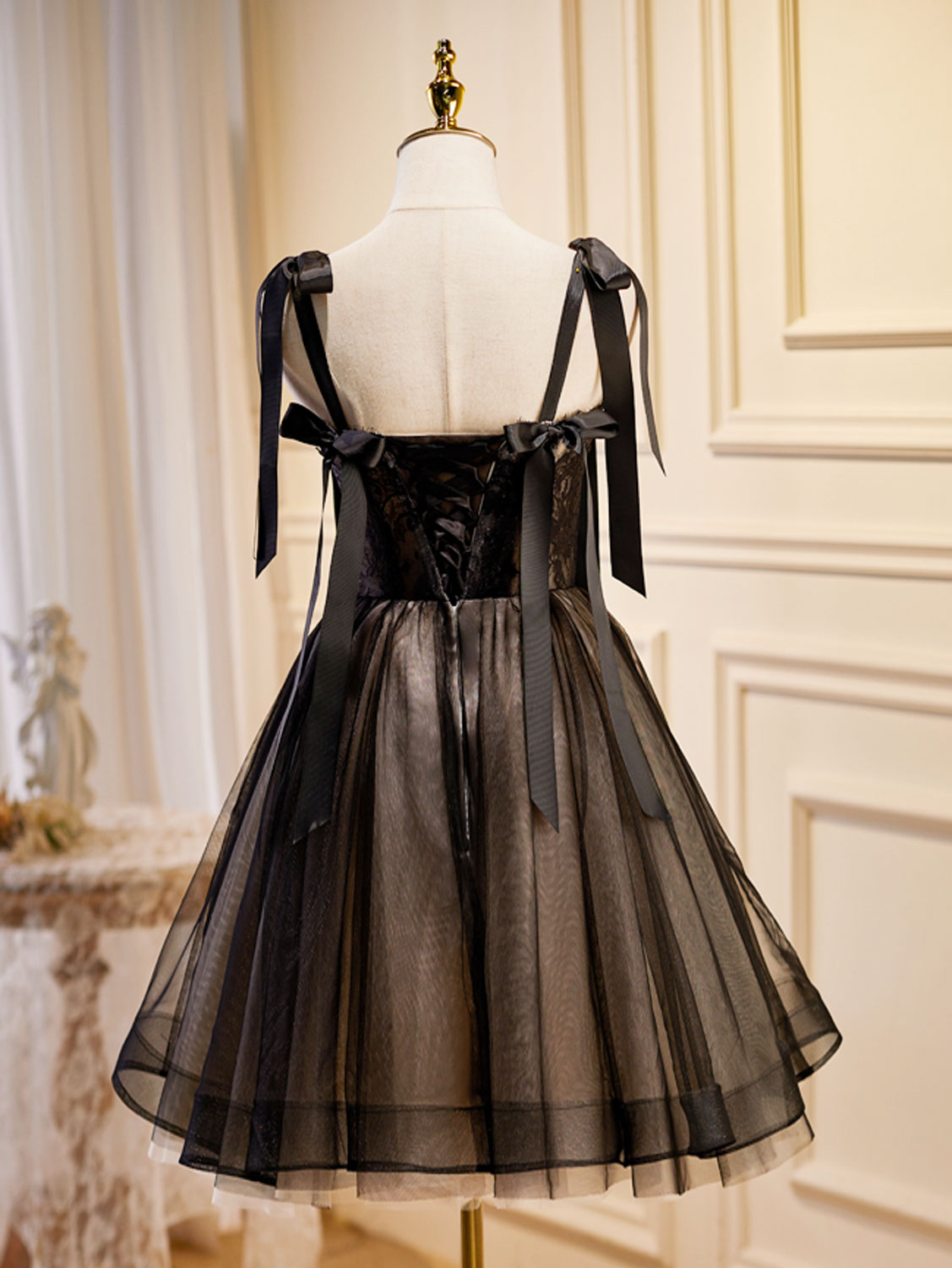 Elegant Black A-Line Tulle Lace Short Prom Dress | Homecoming Party Dress for Teens | Perfect for Dances, Formals & Special Occasions