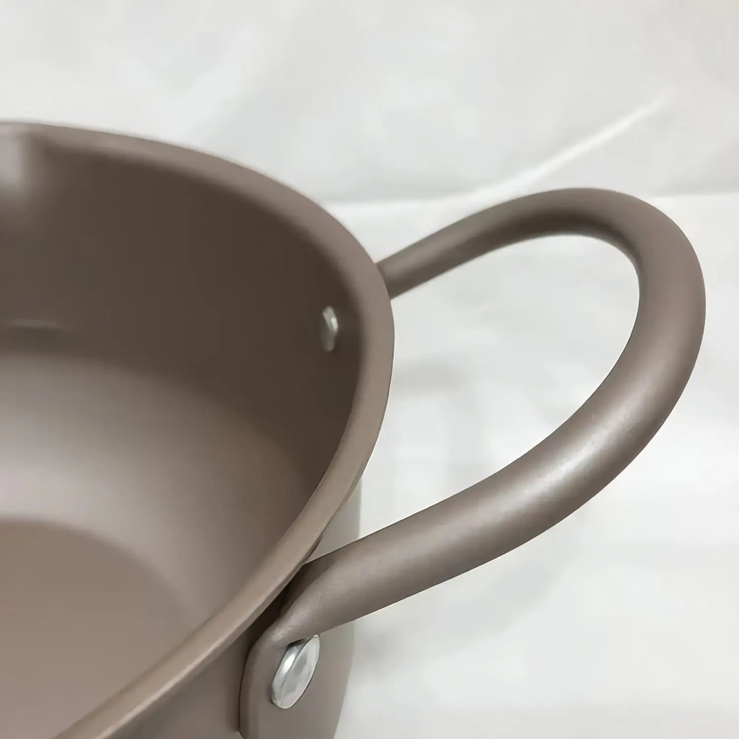 Premium Hirosho Kiwami Cast Iron Tempura Pot with Built-in Thermometer - Perfect for Deep Frying, Japanese Cooking & Home Kitchen Use