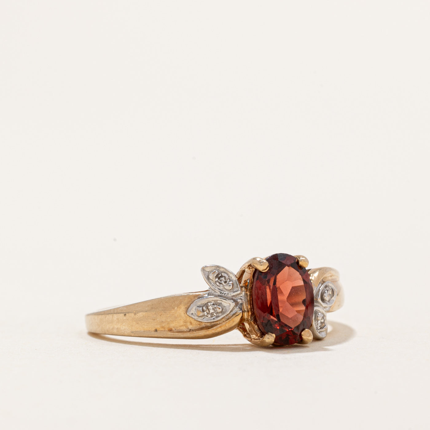 Garnet and Diamond Ring - 0.90ct Garnet with 0.03ctw Diamond Accents - Size 8 - Elegant Birthstone Jewelry for Women, Perfect for Anniversary, Engagement, and Special Occasion Gifts