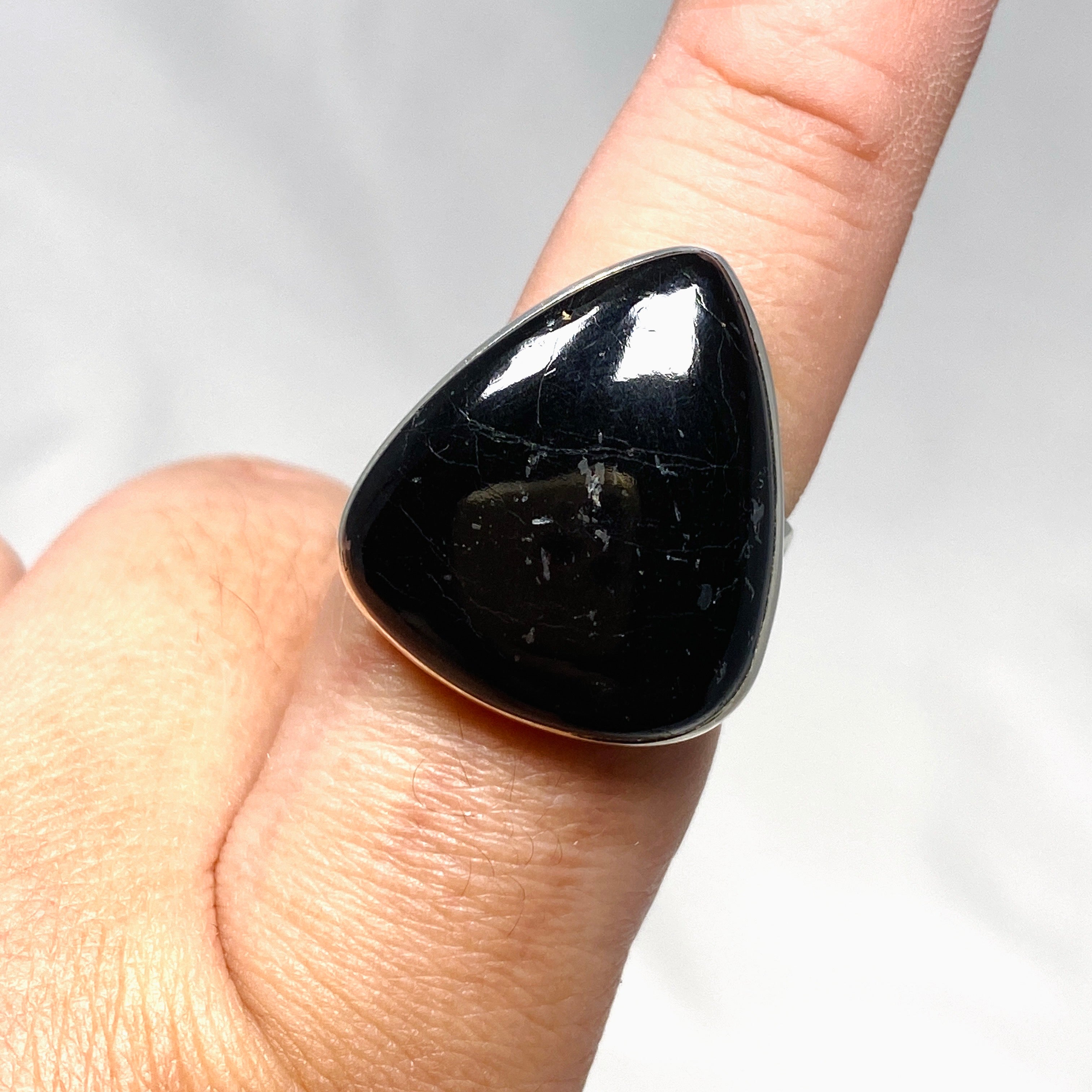 Black Tourmaline Teardrop Hammered Band Ring for Women - Size 9, KRGJ2873 - Perfect for Spiritual Healing, Meditation & Everyday Boho Jewelry